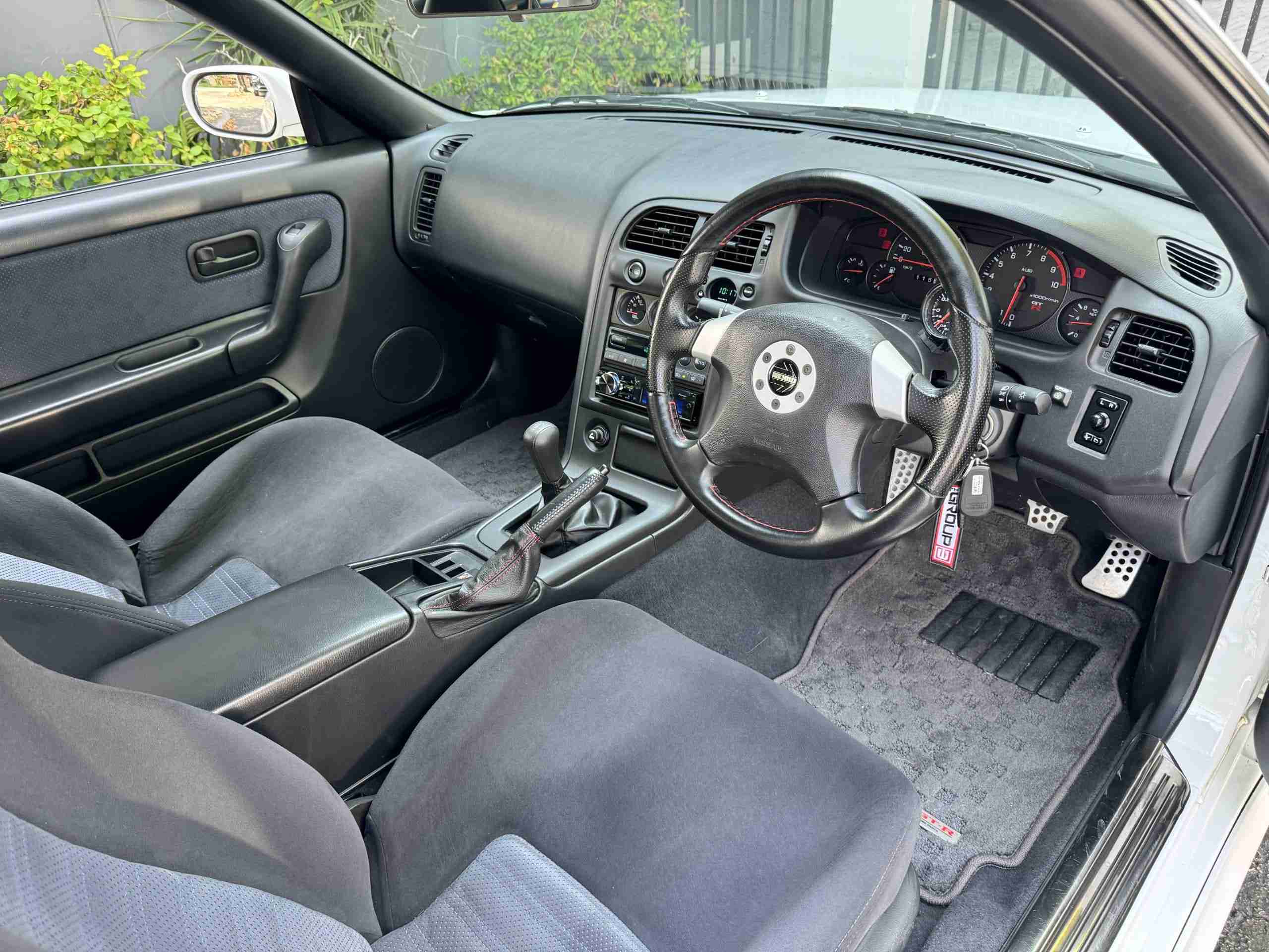 1995 Nissan GT-R R33 Skyline VSPEC 24K Original Miles – ORIGINAL PAINT – Documented – OHLINS Coilovers – OG TE37 full