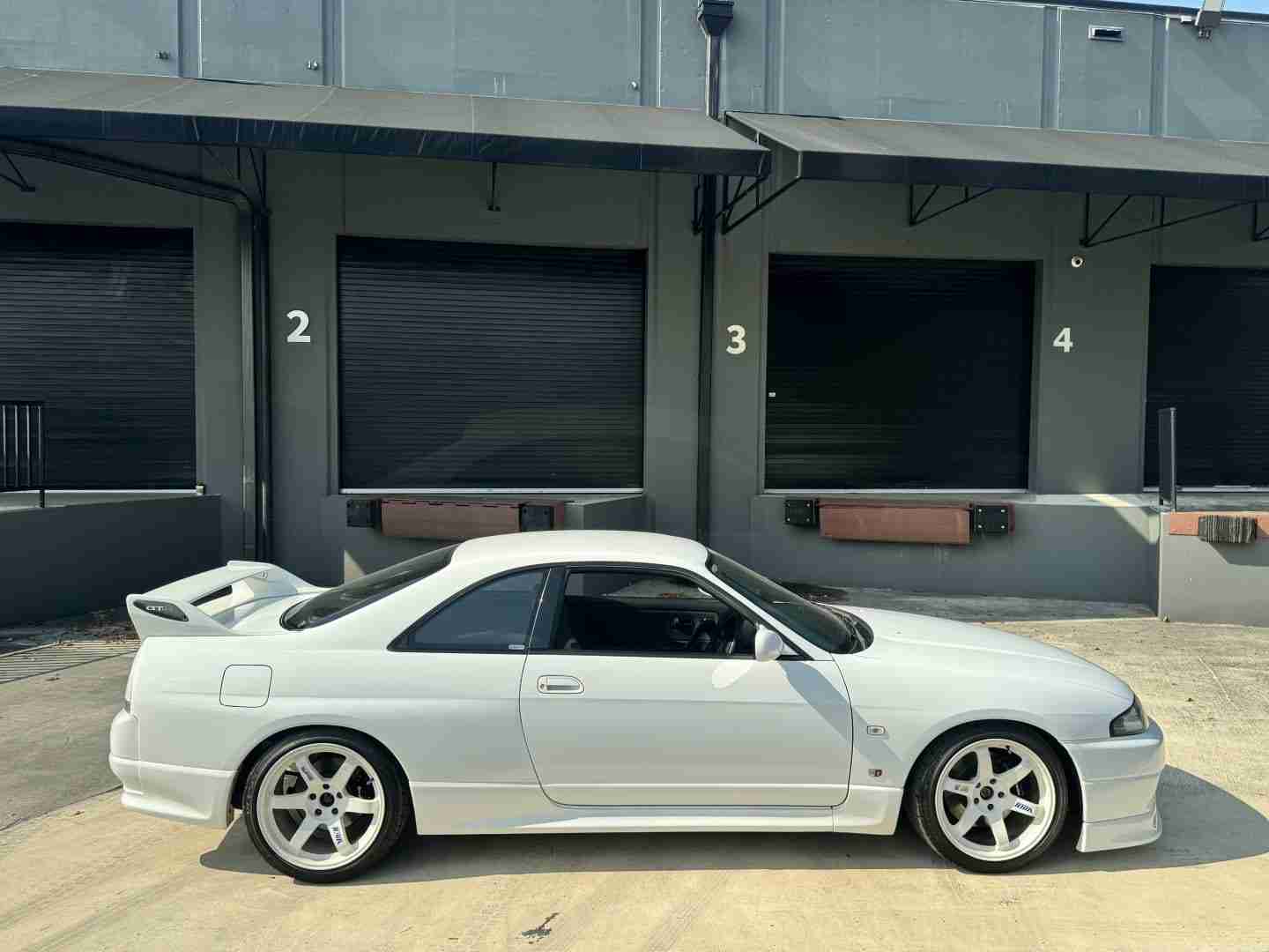 1995 Nissan GT-R R33 Skyline VSPEC 24K Original Miles – ORIGINAL PAINT – Documented – OHLINS Coilovers – OG TE37 full