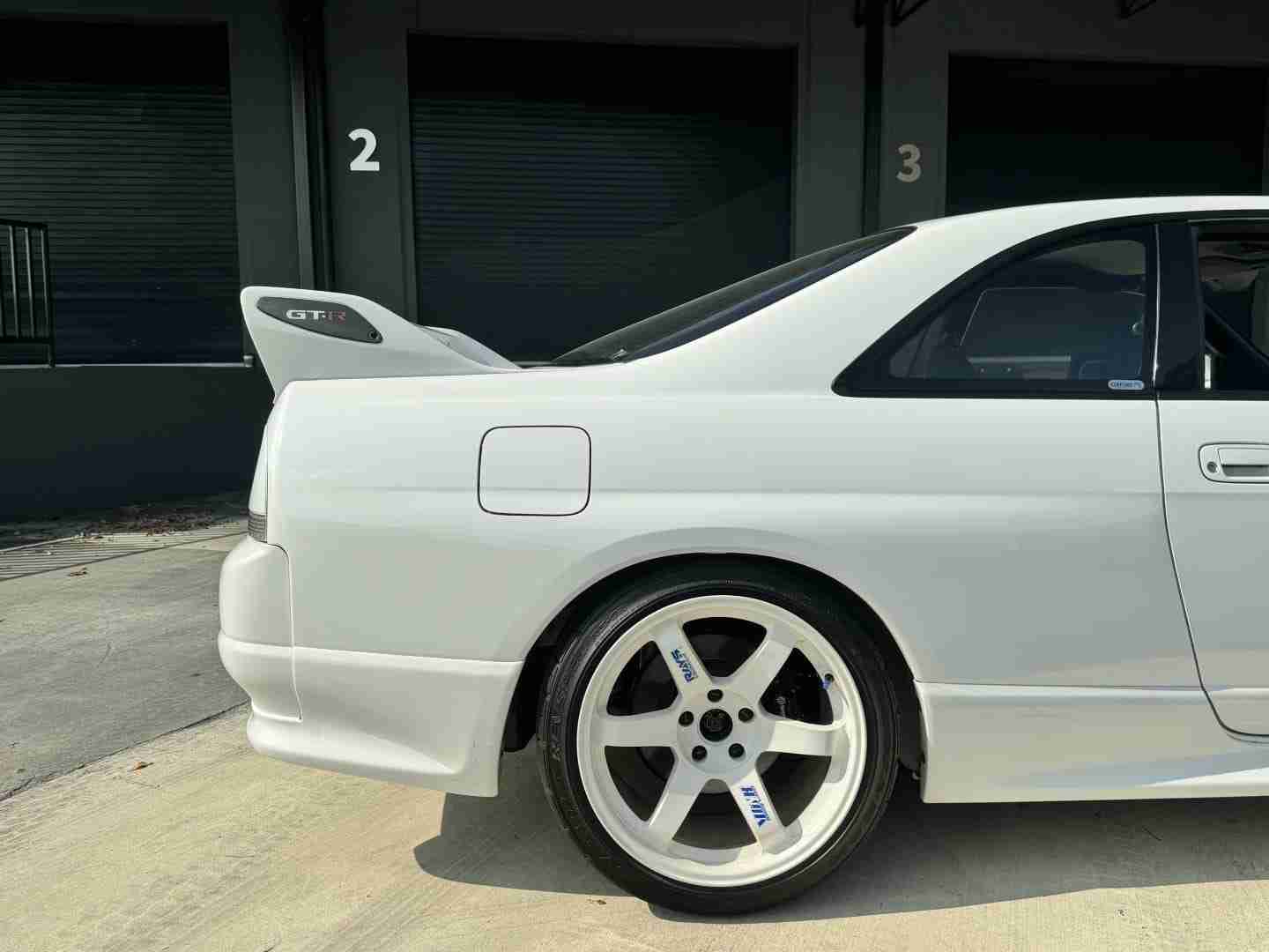 1995 Nissan GT-R R33 Skyline VSPEC 24K Original Miles – ORIGINAL PAINT – Documented – OHLINS Coilovers – OG TE37 full