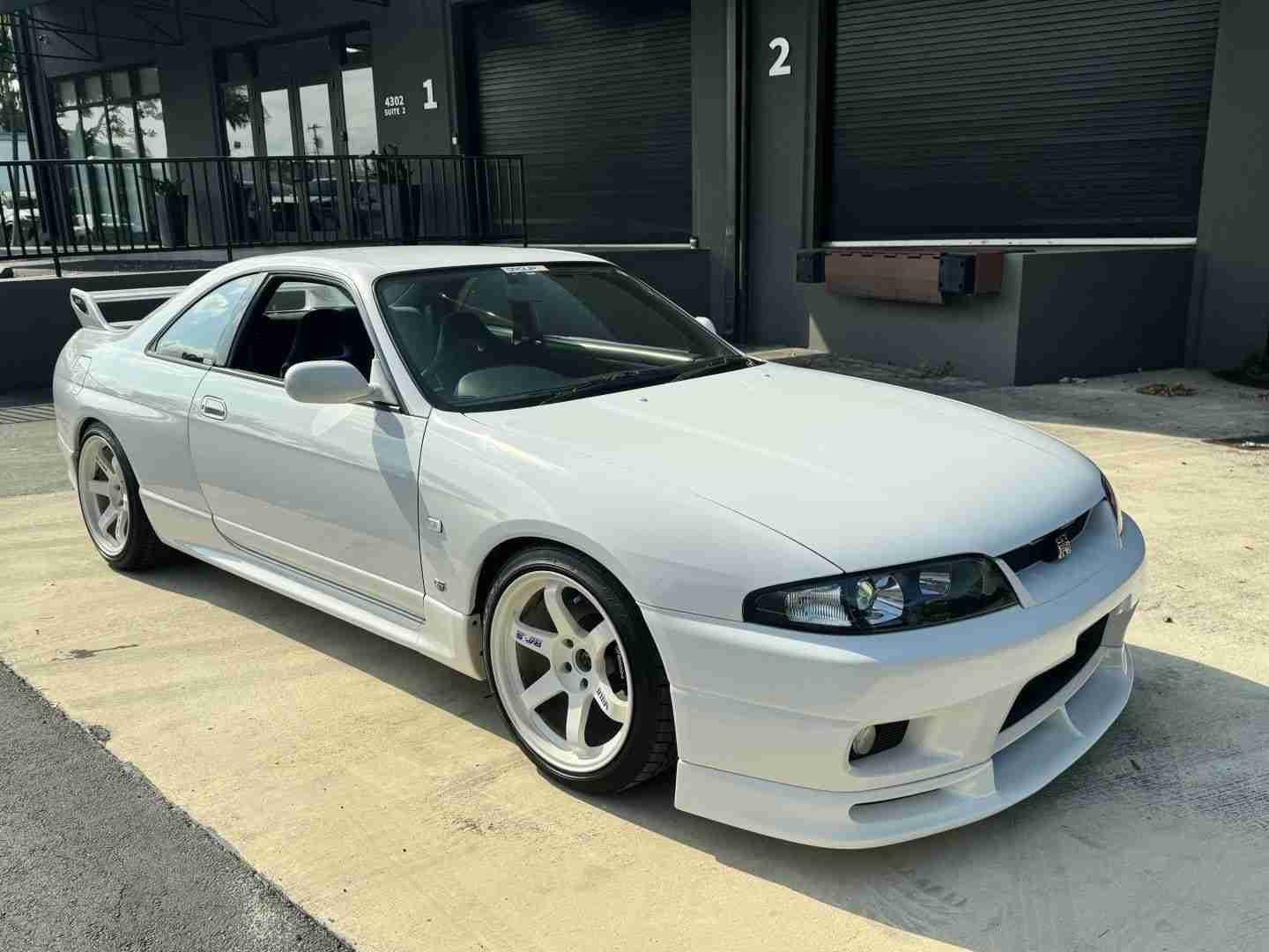 1995 Nissan GT-R R33 Skyline VSPEC 24K Original Miles – ORIGINAL PAINT – Documented – OHLINS Coilovers – OG TE37 full