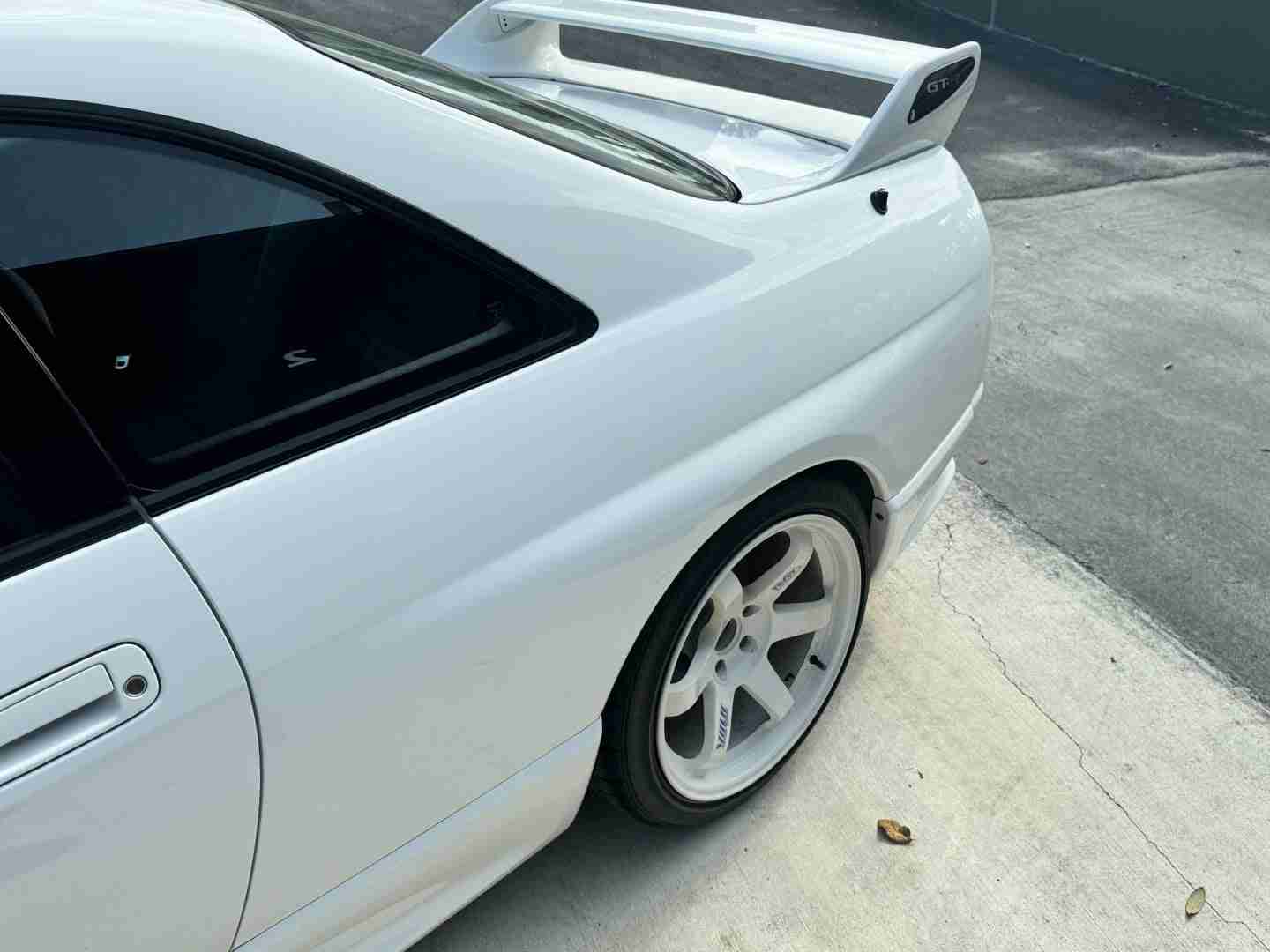 1995 Nissan GT-R R33 Skyline VSPEC 24K Original Miles – ORIGINAL PAINT – Documented – OHLINS Coilovers – OG TE37 full