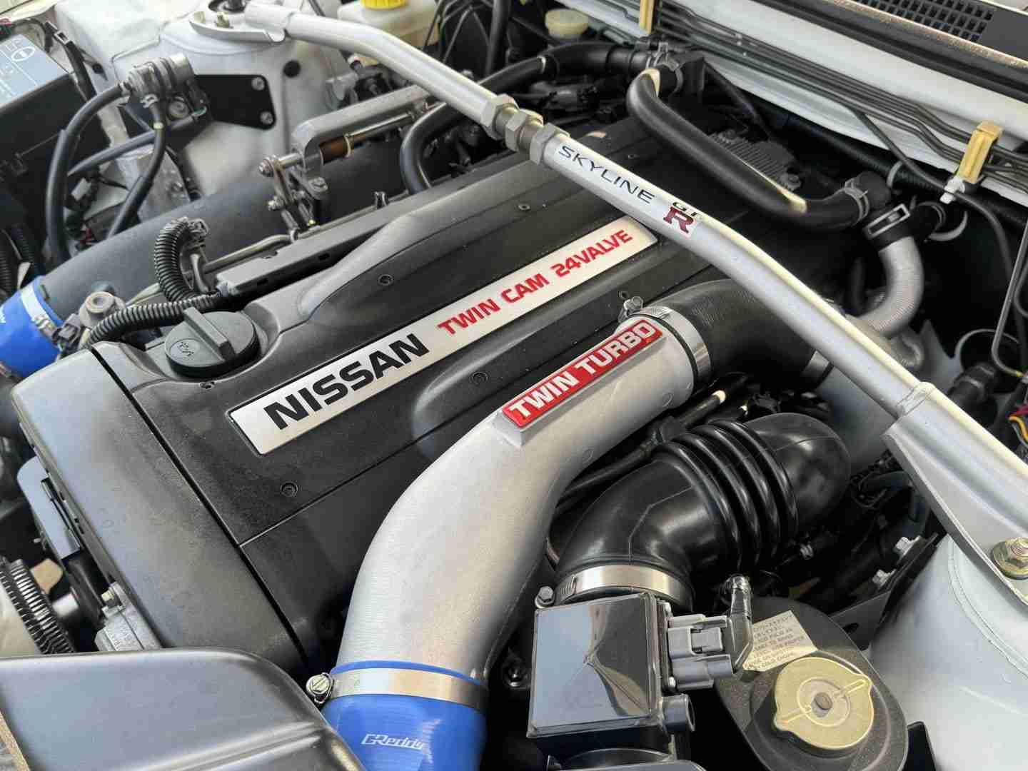 1995 Nissan GT-R R33 Skyline VSPEC 24K Original Miles – ORIGINAL PAINT – Documented – OHLINS Coilovers – OG TE37 full