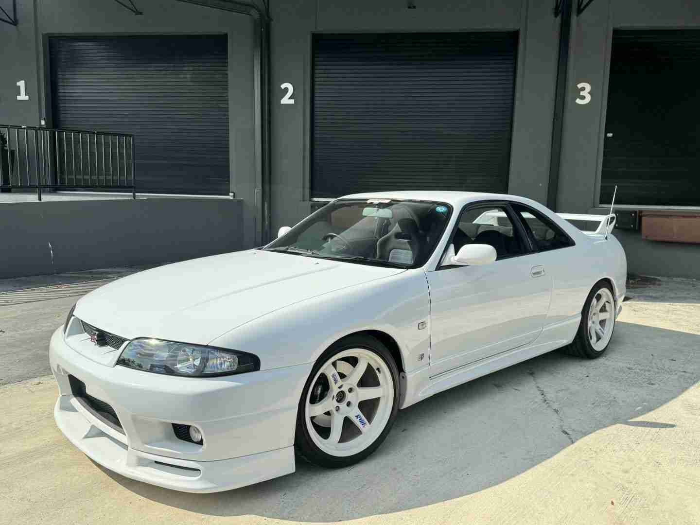 1995 Nissan GT-R R33 Skyline VSPEC 24K Original Miles – ORIGINAL PAINT – Documented – OHLINS Coilovers – OG TE37 full