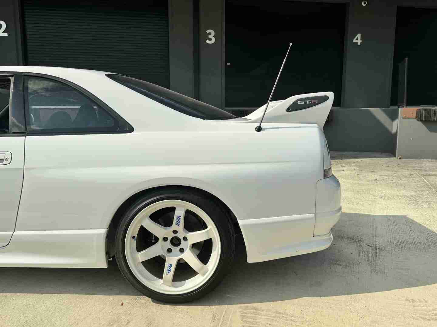 1995 Nissan GT-R R33 Skyline VSPEC 24K Original Miles – ORIGINAL PAINT – Documented – OHLINS Coilovers – OG TE37 full
