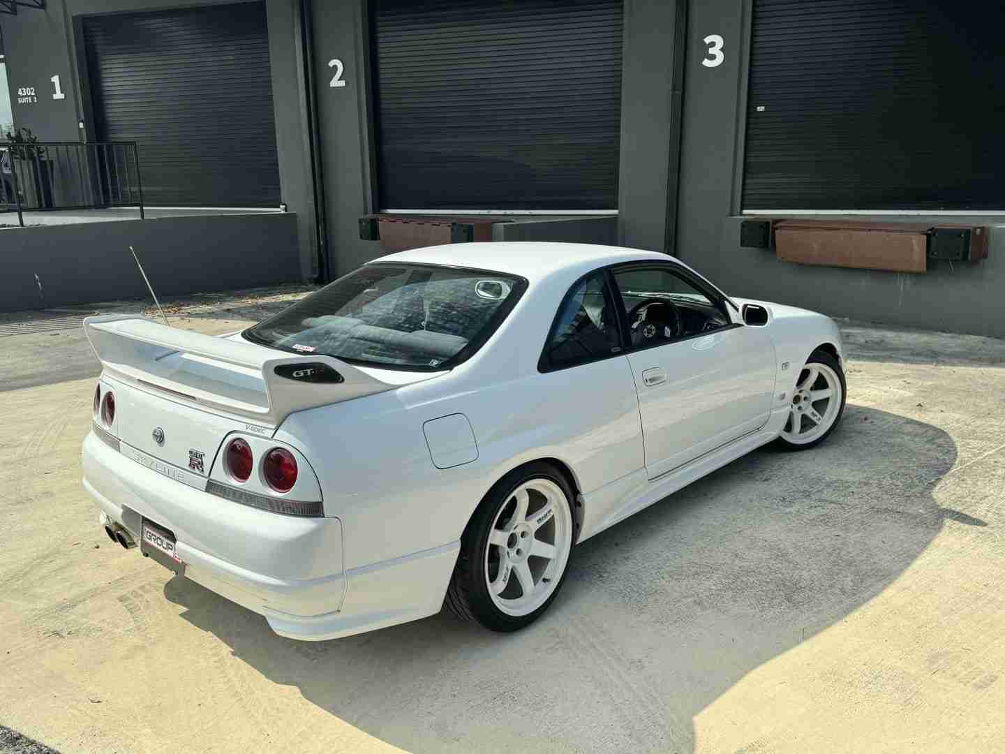 1995 Nissan GT-R R33 Skyline VSPEC 24K Original Miles – ORIGINAL PAINT – Documented – OHLINS Coilovers – OG TE37 full