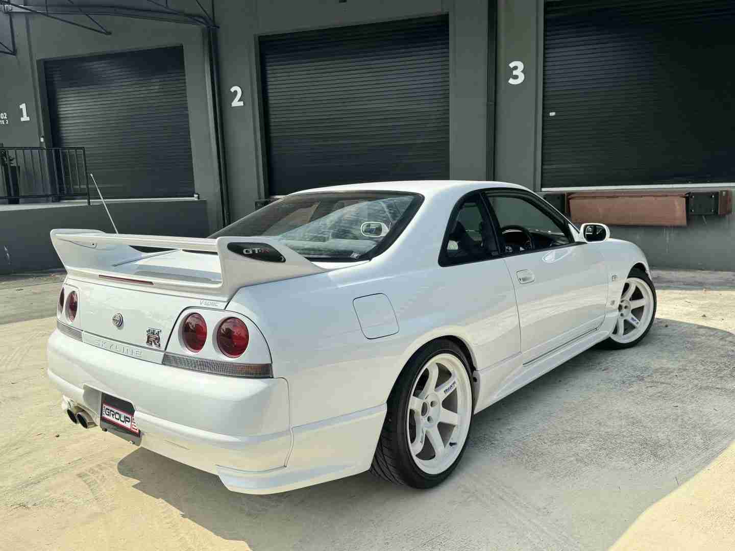 1995 Nissan GT-R R33 Skyline VSPEC 24K Original Miles – ORIGINAL PAINT – Documented – OHLINS Coilovers – OG TE37 full