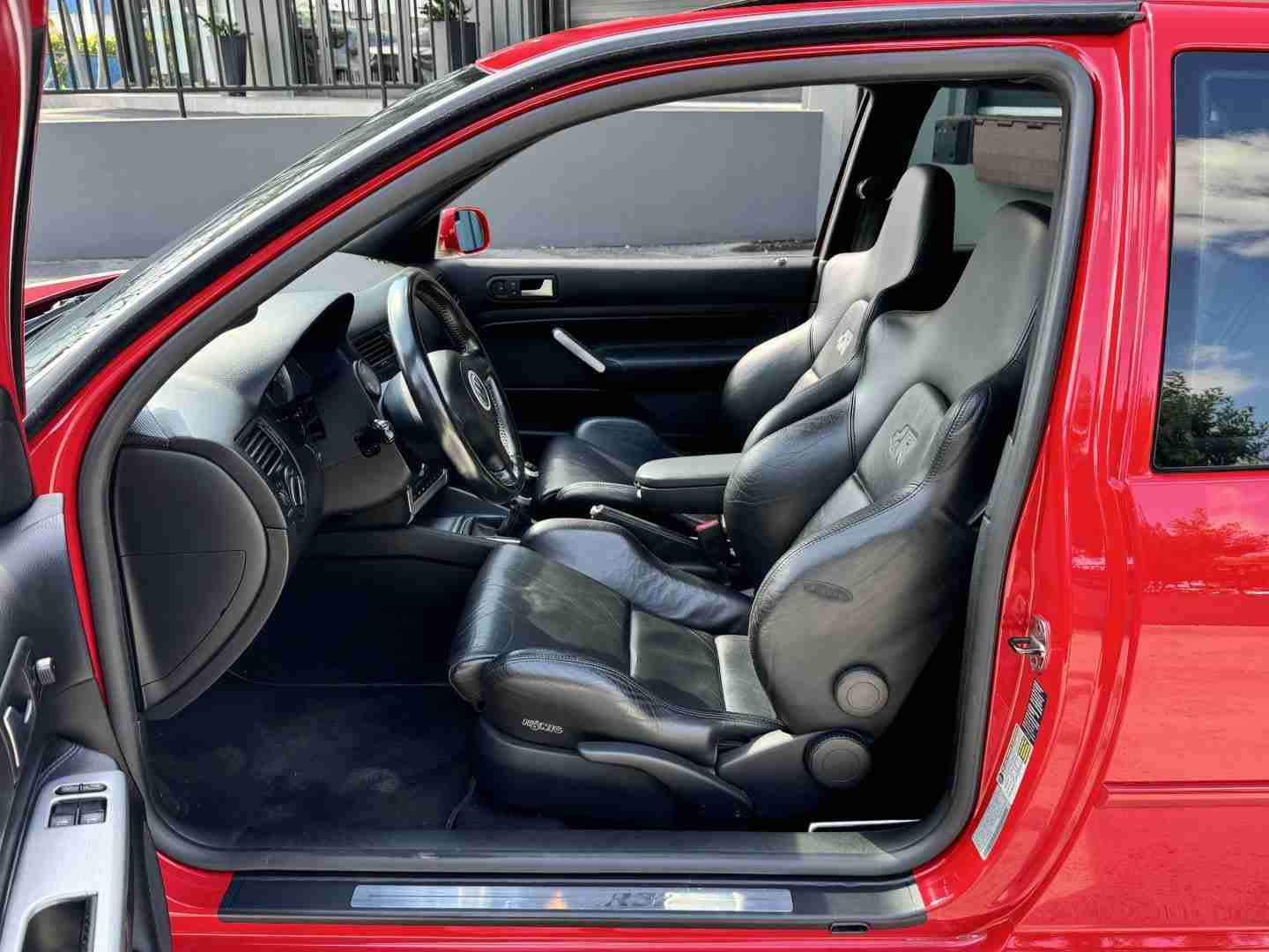2004 Volkswagen R32 MK4 1 of 662 Tornado Red – HPA400 Turbo Kit – 84k Miles – ALCON BBK – 1552s – 6 Spd full