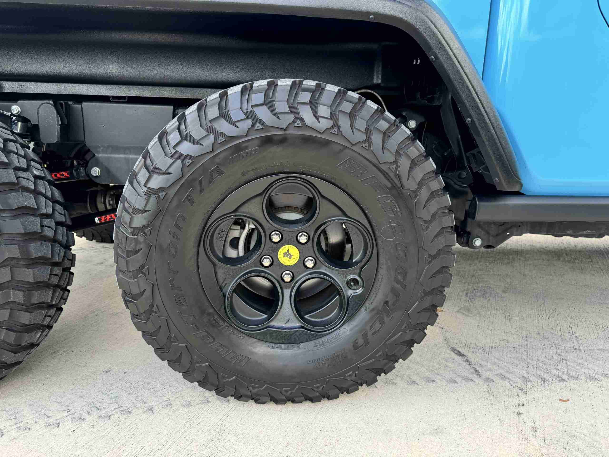2022 Jeep Gladiator Rubicon 6×6 1 Owner – Custom Built – 800 miles NEW – Fox Suspension – $185k BUILD full
