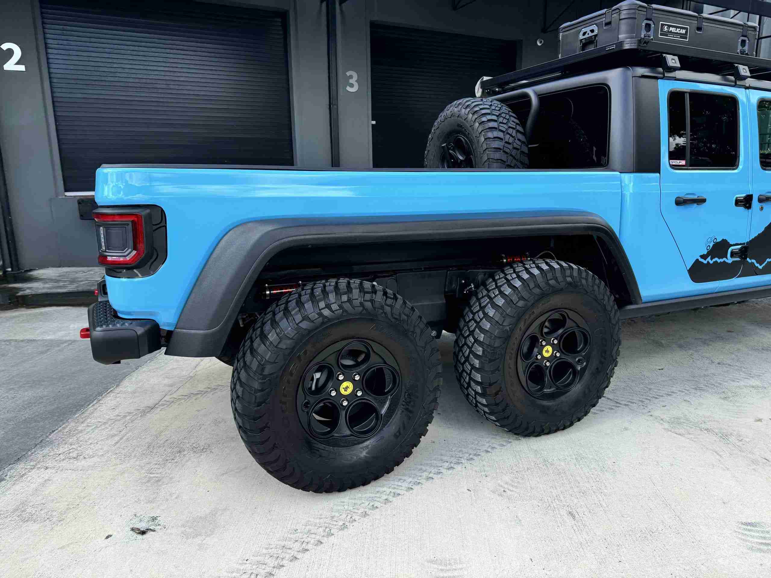 2022 Jeep Gladiator Rubicon 6×6 1 Owner – Custom Built – 800 miles NEW – Fox Suspension – $185k BUILD full