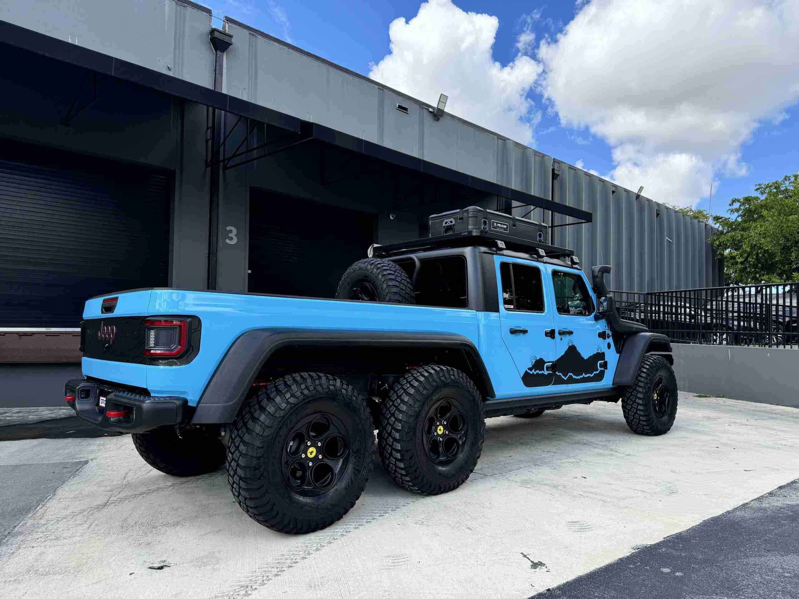 2022 Jeep Gladiator Rubicon 6×6 1 Owner – Custom Built – 800 miles NEW – Fox Suspension – $185k BUILD full