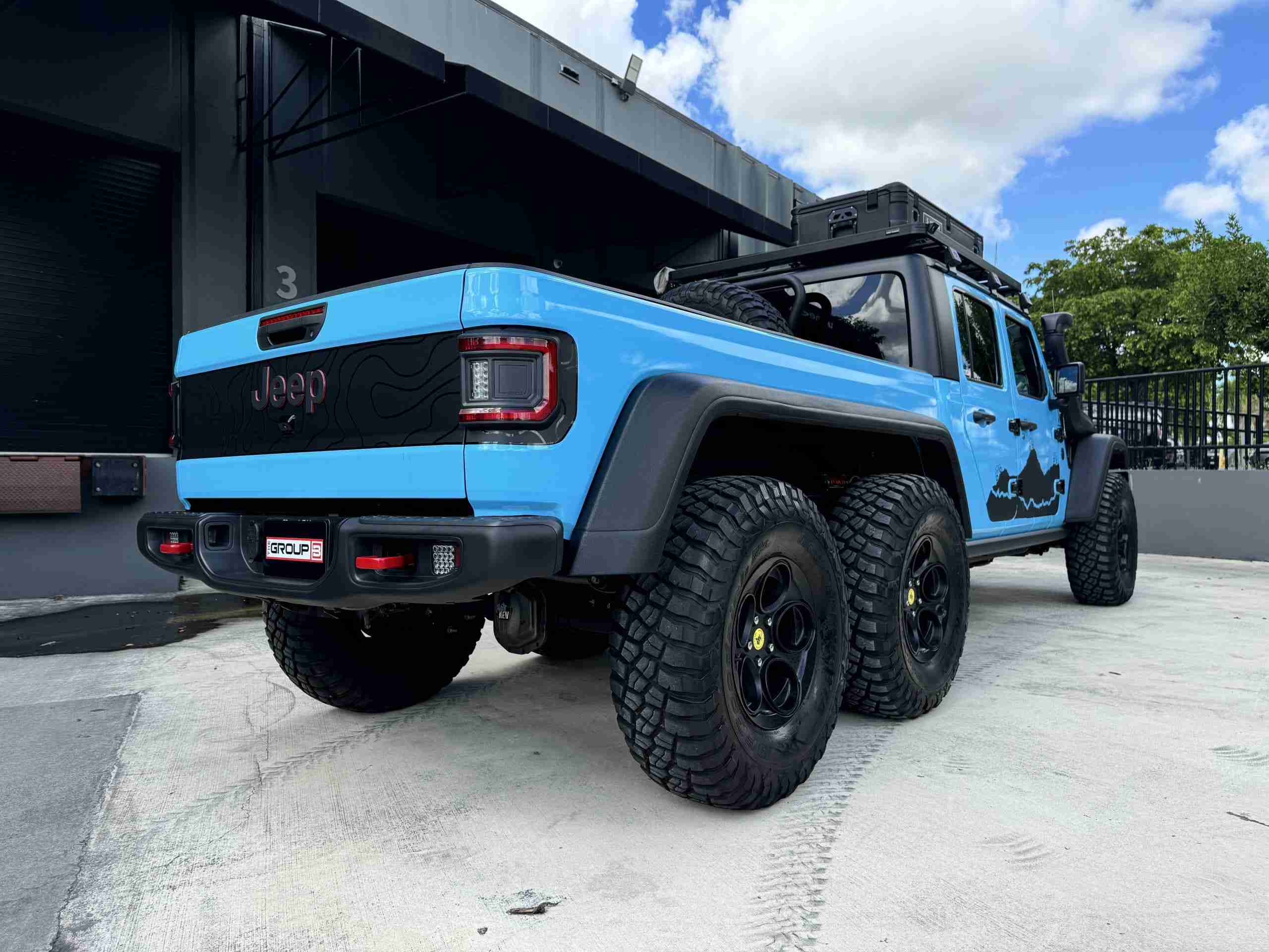 2022 Jeep Gladiator Rubicon 6×6 1 Owner – Custom Built – 800 miles NEW – Fox Suspension – $185k BUILD full