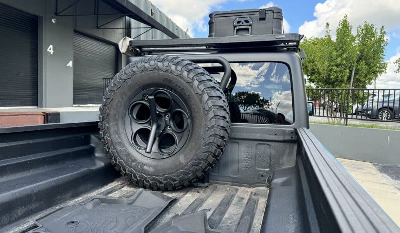 
 2022 Jeep Gladiator Rubicon 6×6 1 Owner – Custom Built – 800 miles NEW – Fox Suspension – $185k BUILD full									