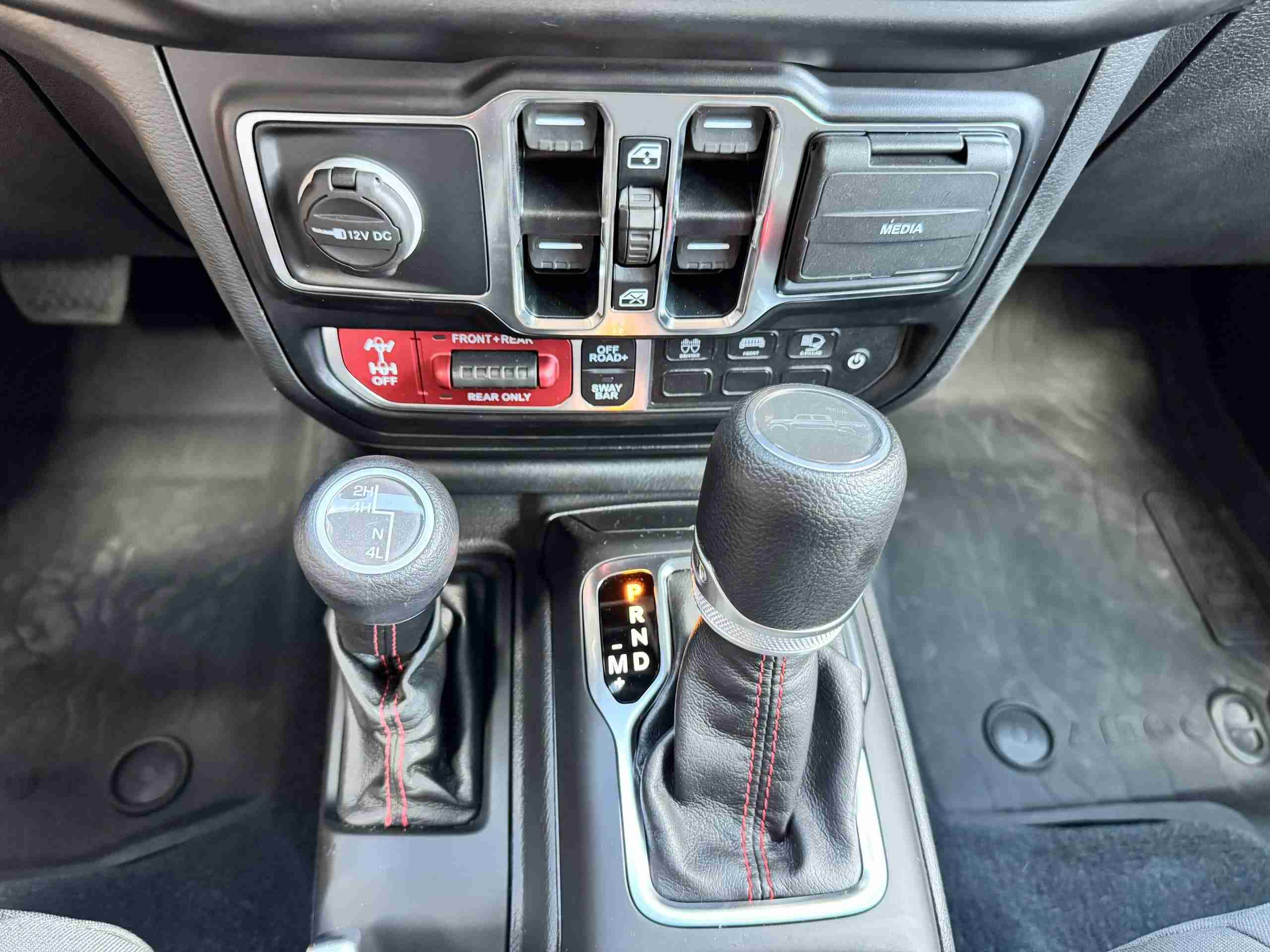 2022 Jeep Gladiator Rubicon 6×6 1 Owner – Custom Built – 800 miles NEW – Fox Suspension – $185k BUILD full