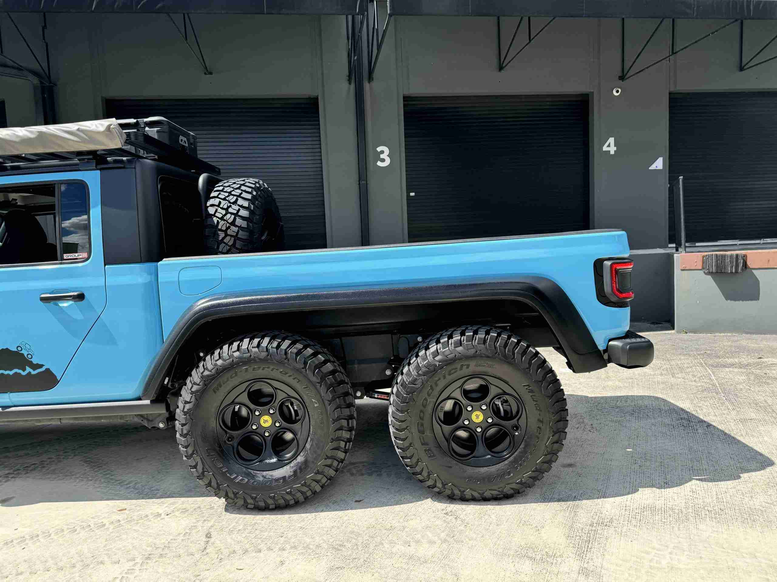 2022 Jeep Gladiator Rubicon 6×6 1 Owner – Custom Built – 800 miles NEW – Fox Suspension – $185k BUILD full