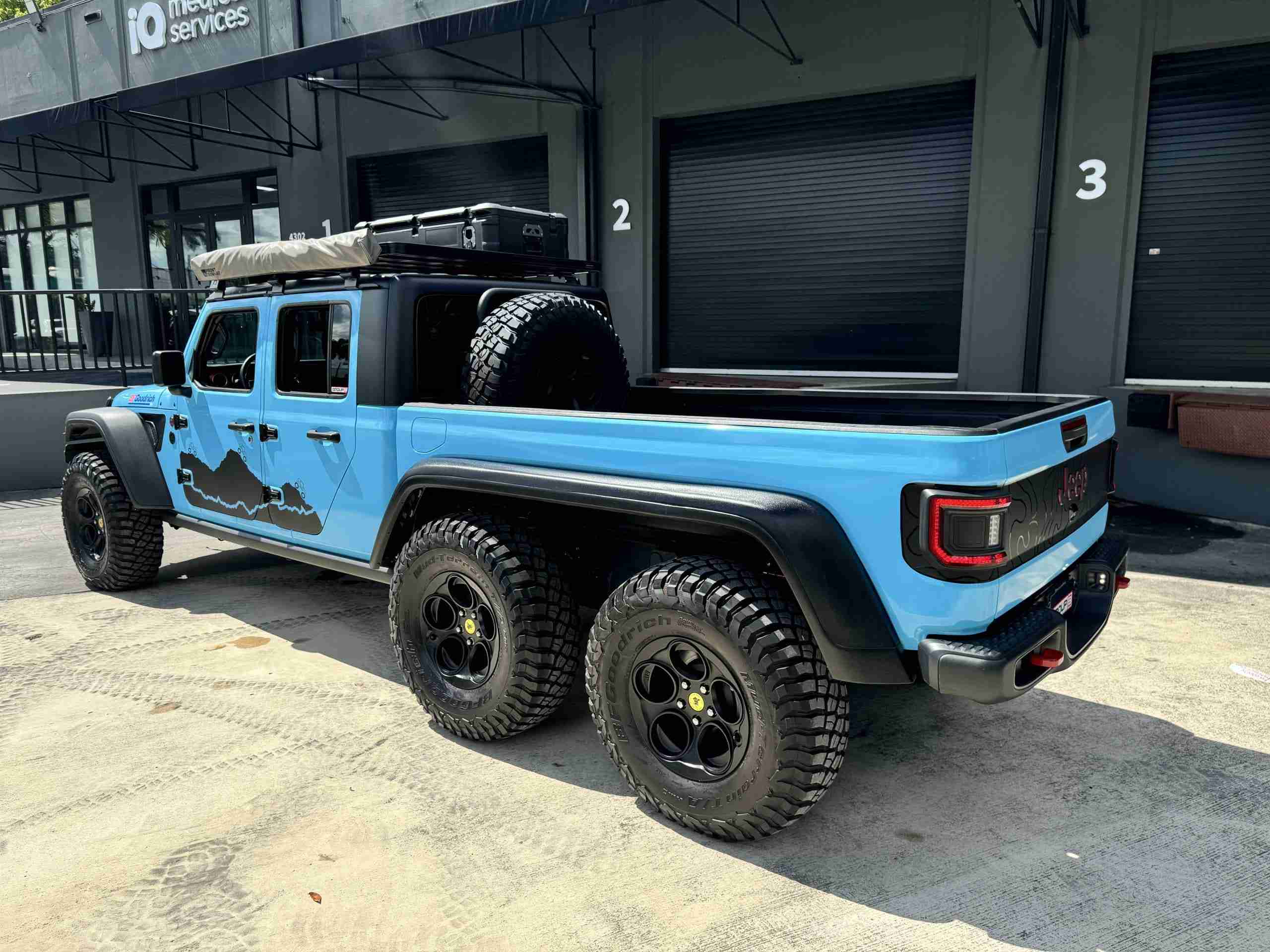 2022 Jeep Gladiator Rubicon 6×6 1 Owner – Custom Built – 800 miles NEW – Fox Suspension – $185k BUILD full