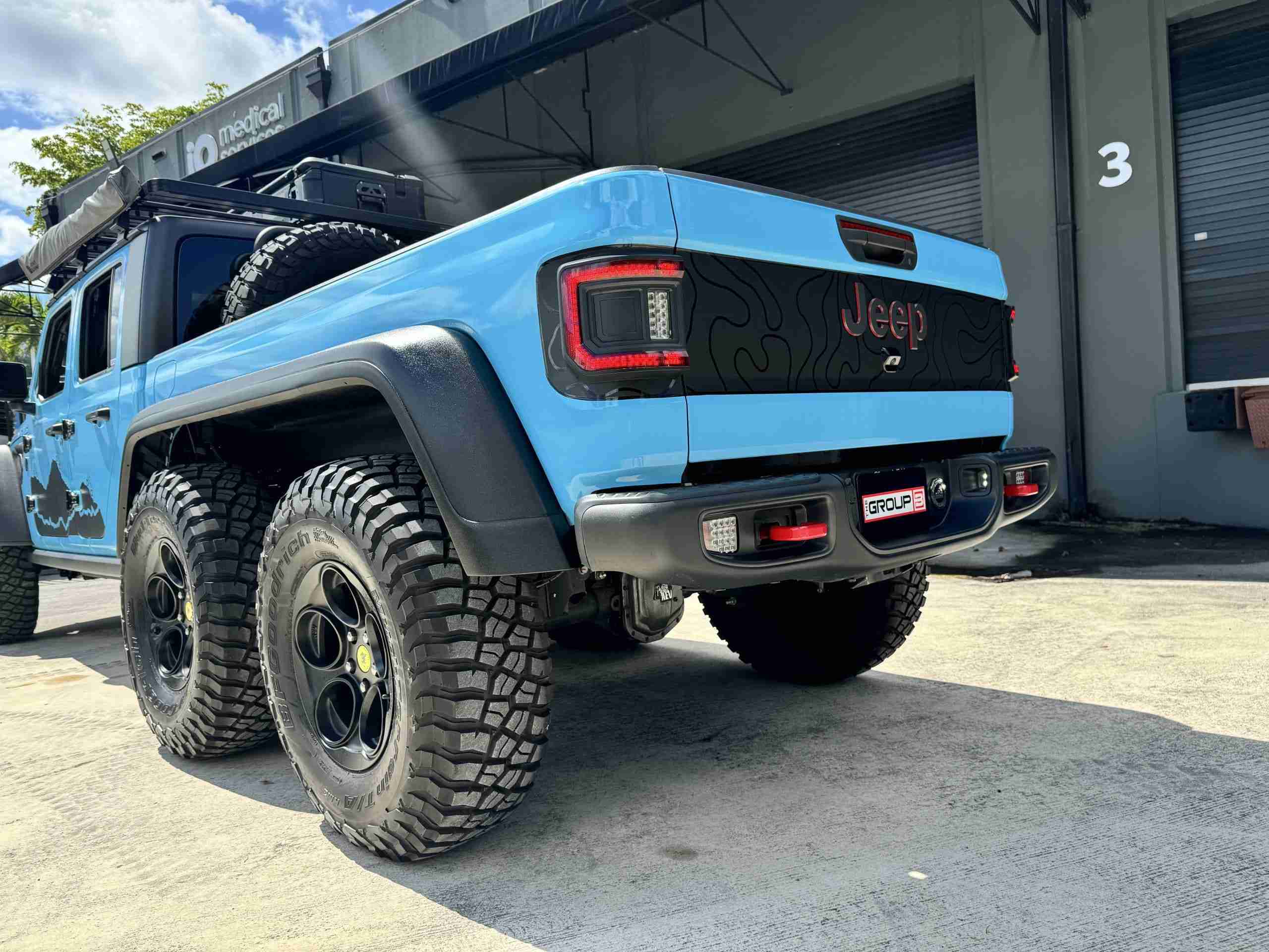 2022 Jeep Gladiator Rubicon 6×6 1 Owner – Custom Built – 800 miles NEW – Fox Suspension – $185k BUILD full