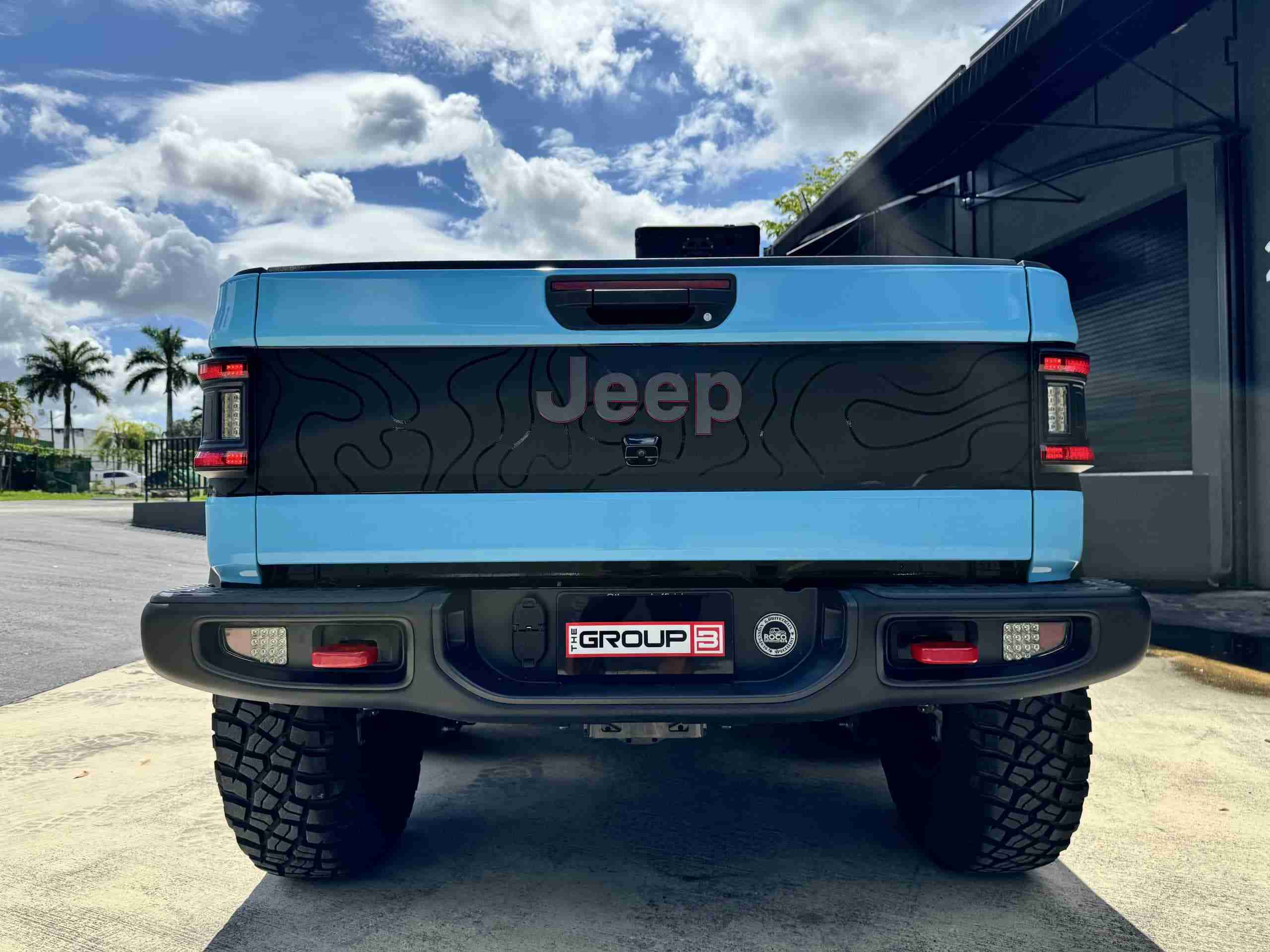 2022 Jeep Gladiator Rubicon 6×6 1 Owner – Custom Built – 800 miles NEW – Fox Suspension – $185k BUILD full