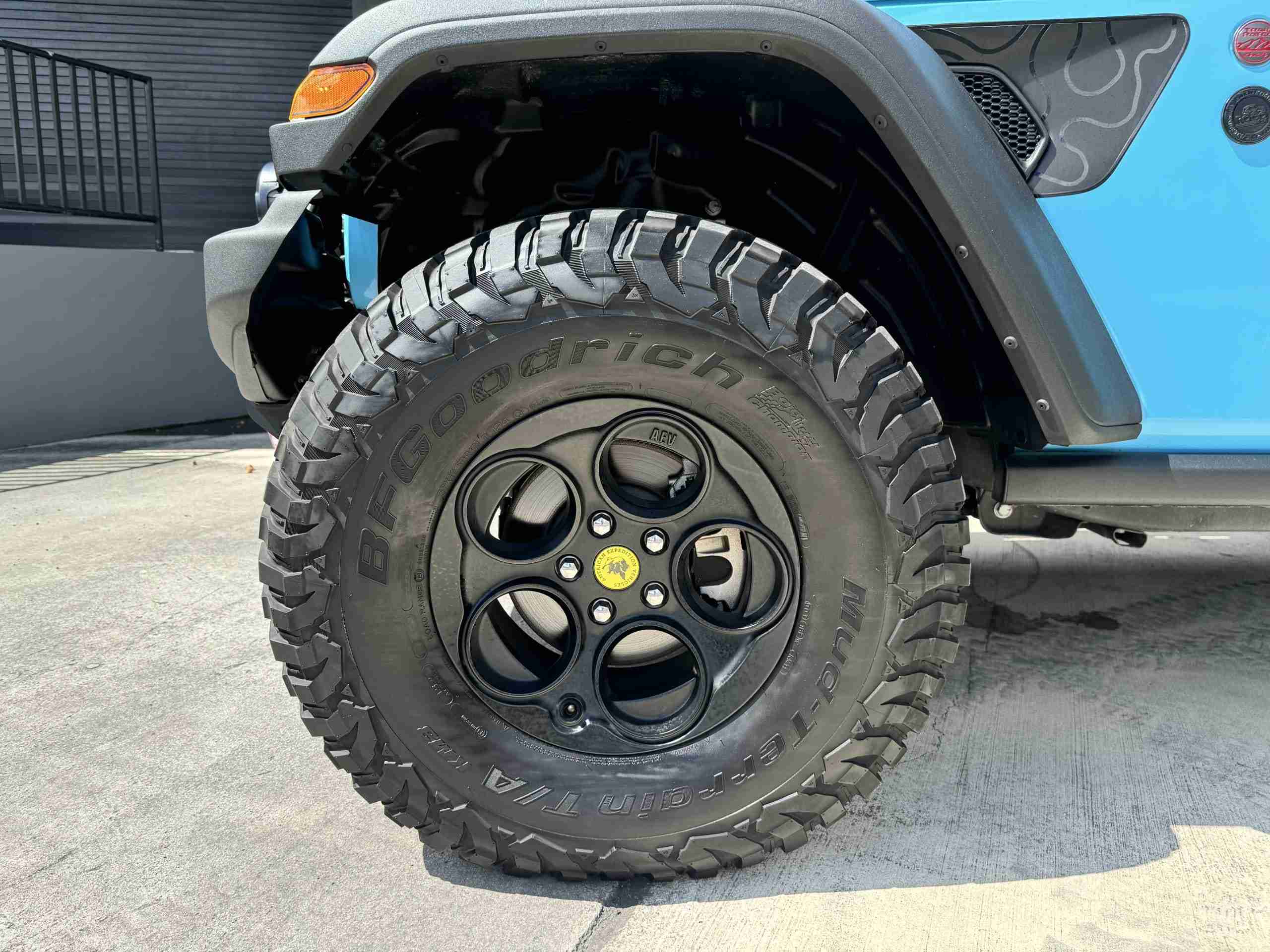 2022 Jeep Gladiator Rubicon 6×6 1 Owner – Custom Built – 800 miles NEW – Fox Suspension – $185k BUILD full