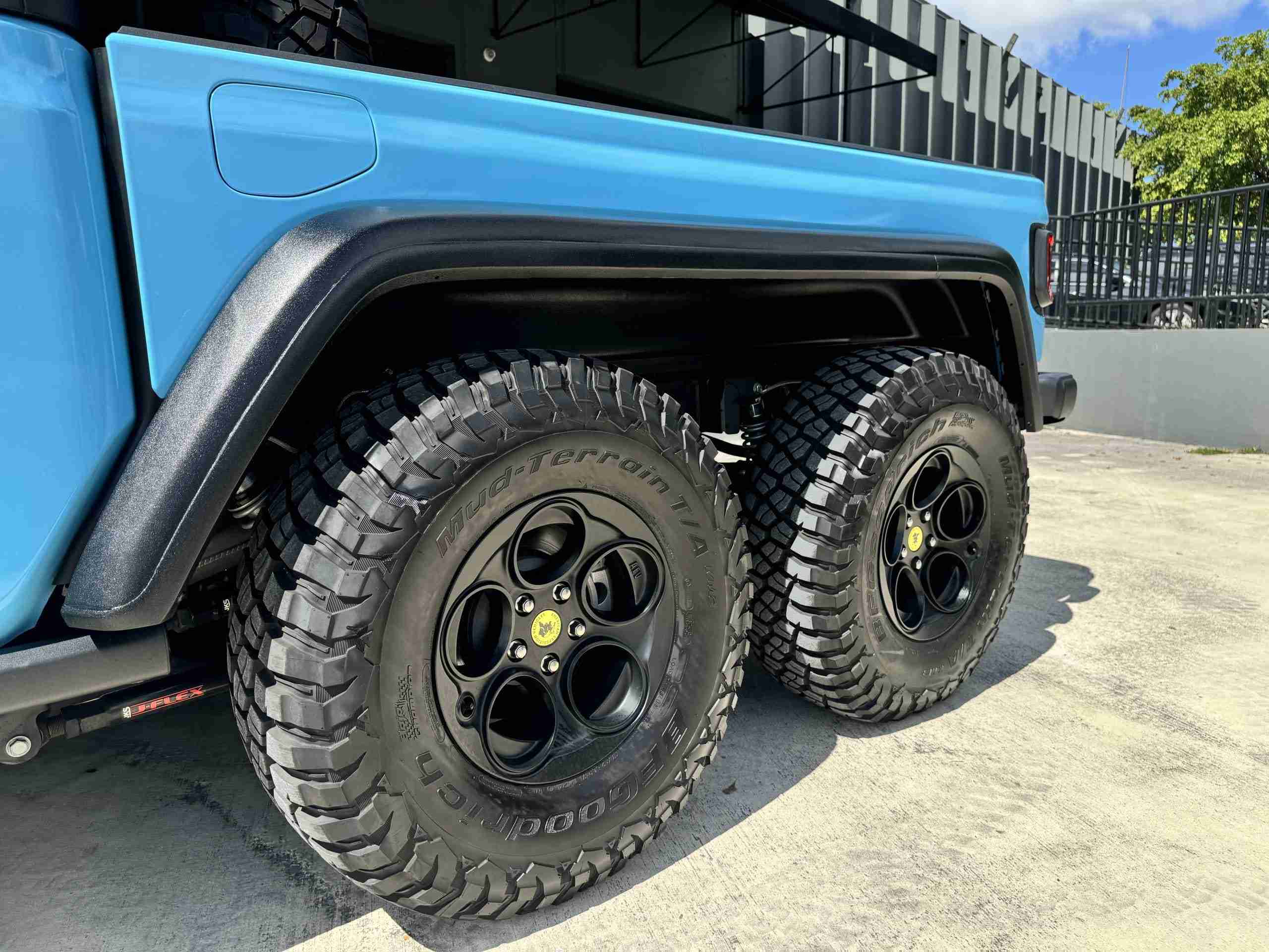 2022 Jeep Gladiator Rubicon 6×6 1 Owner – Custom Built – 800 miles NEW – Fox Suspension – $185k BUILD full