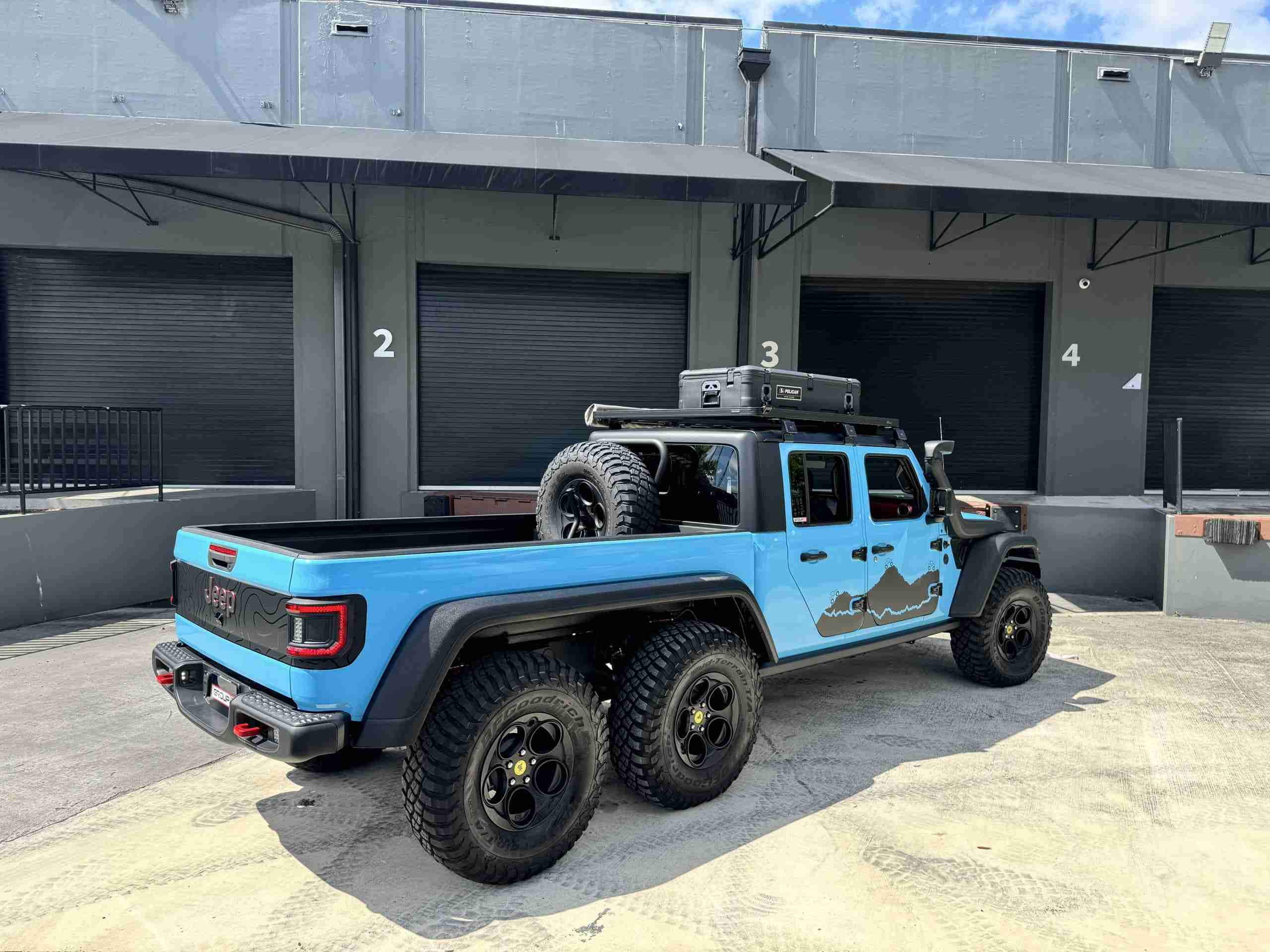 2022 Jeep Gladiator Rubicon 6×6 1 Owner – Custom Built – 800 miles NEW – Fox Suspension – $185k BUILD full