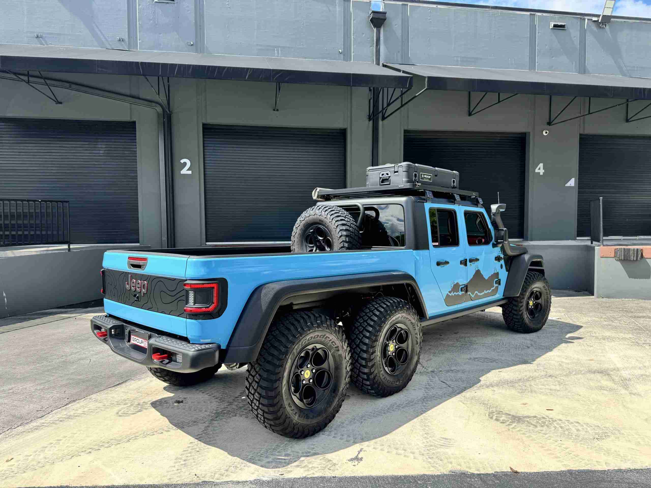 2022 Jeep Gladiator Rubicon 6×6 1 Owner – Custom Built – 800 miles NEW – Fox Suspension – $185k BUILD full