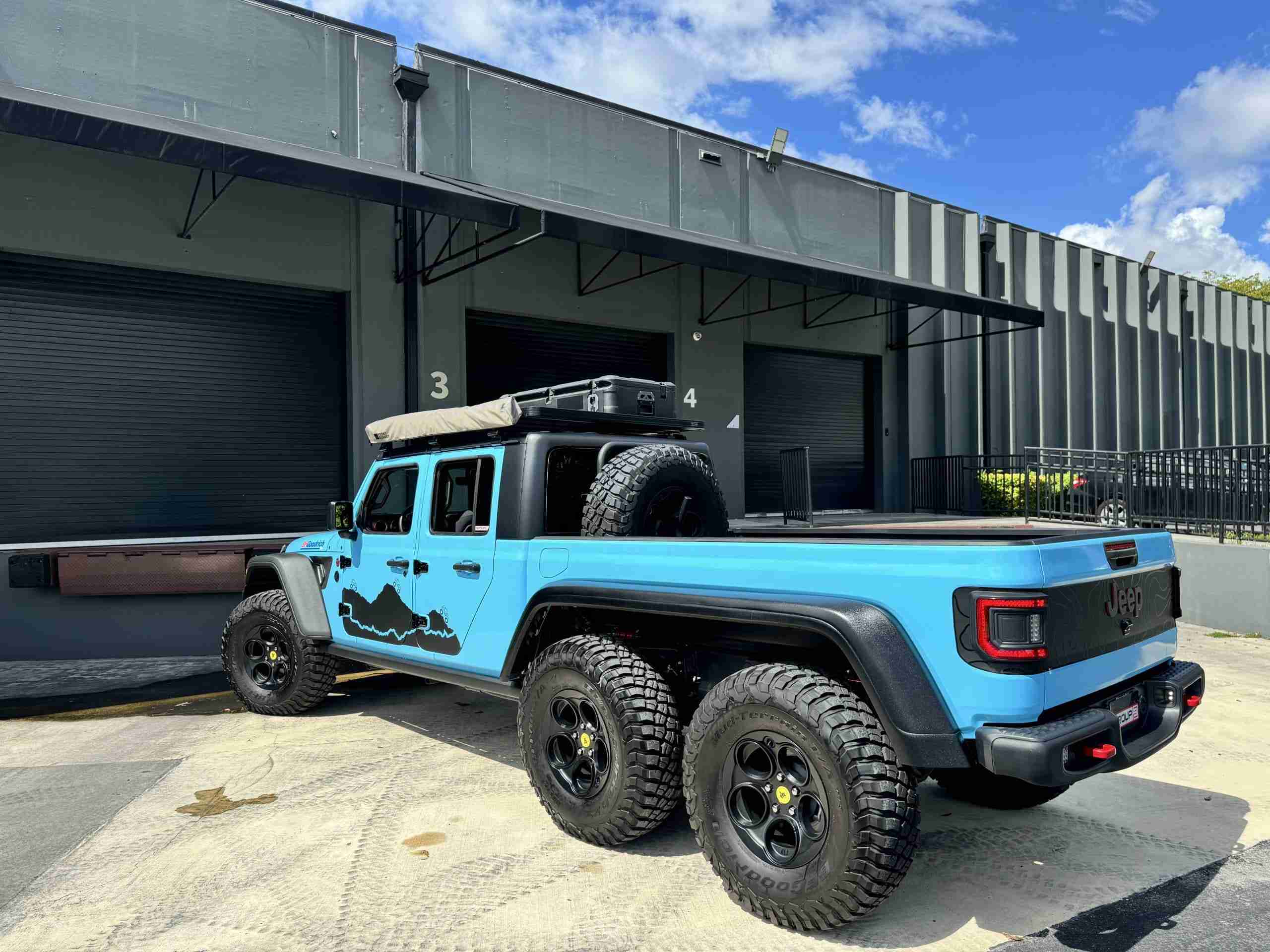 2022 Jeep Gladiator Rubicon 6×6 1 Owner – Custom Built – 800 miles NEW – Fox Suspension – $185k BUILD full