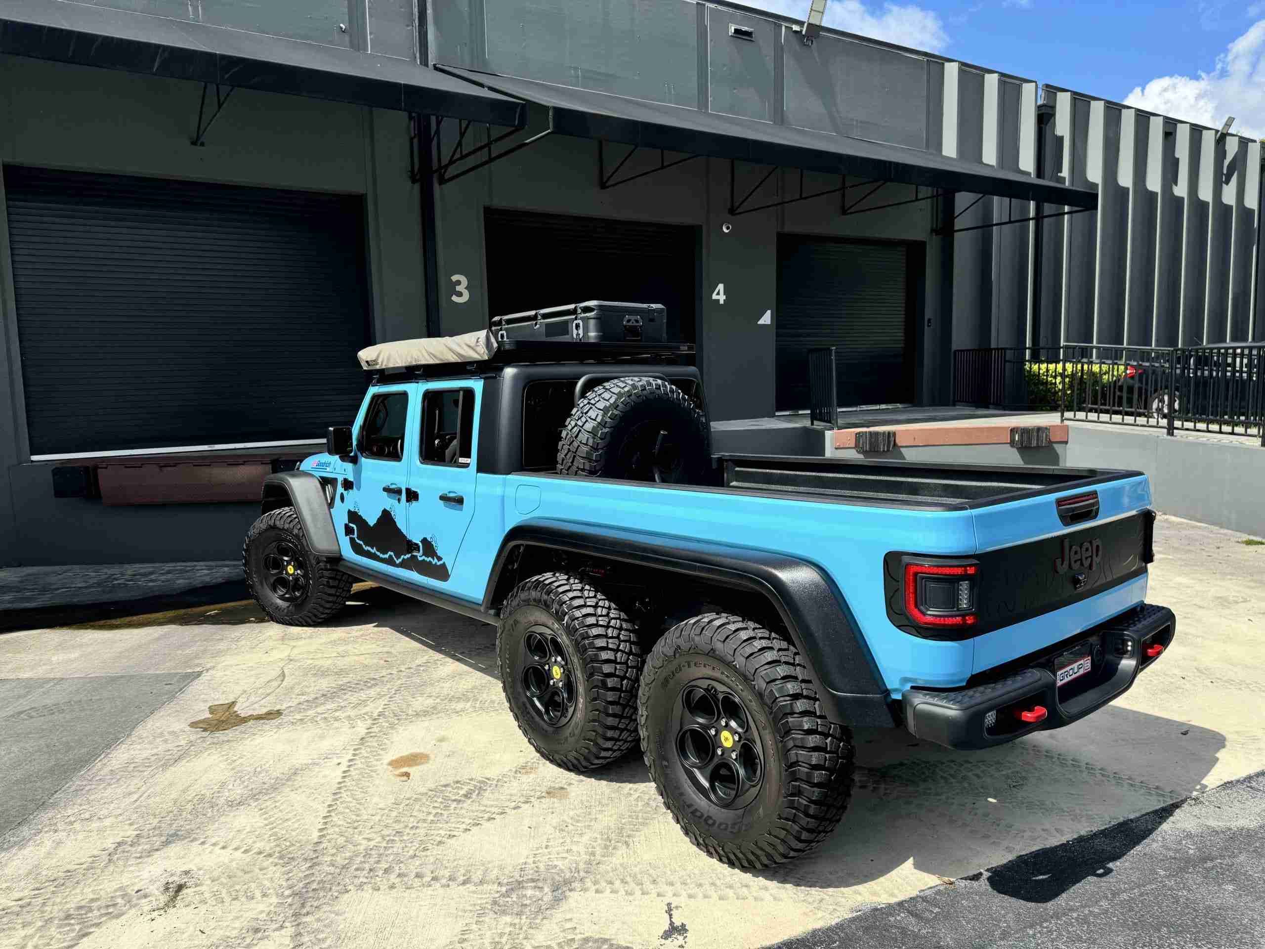 2022 Jeep Gladiator Rubicon 6×6 1 Owner – Custom Built – 800 miles NEW – Fox Suspension – $185k BUILD full