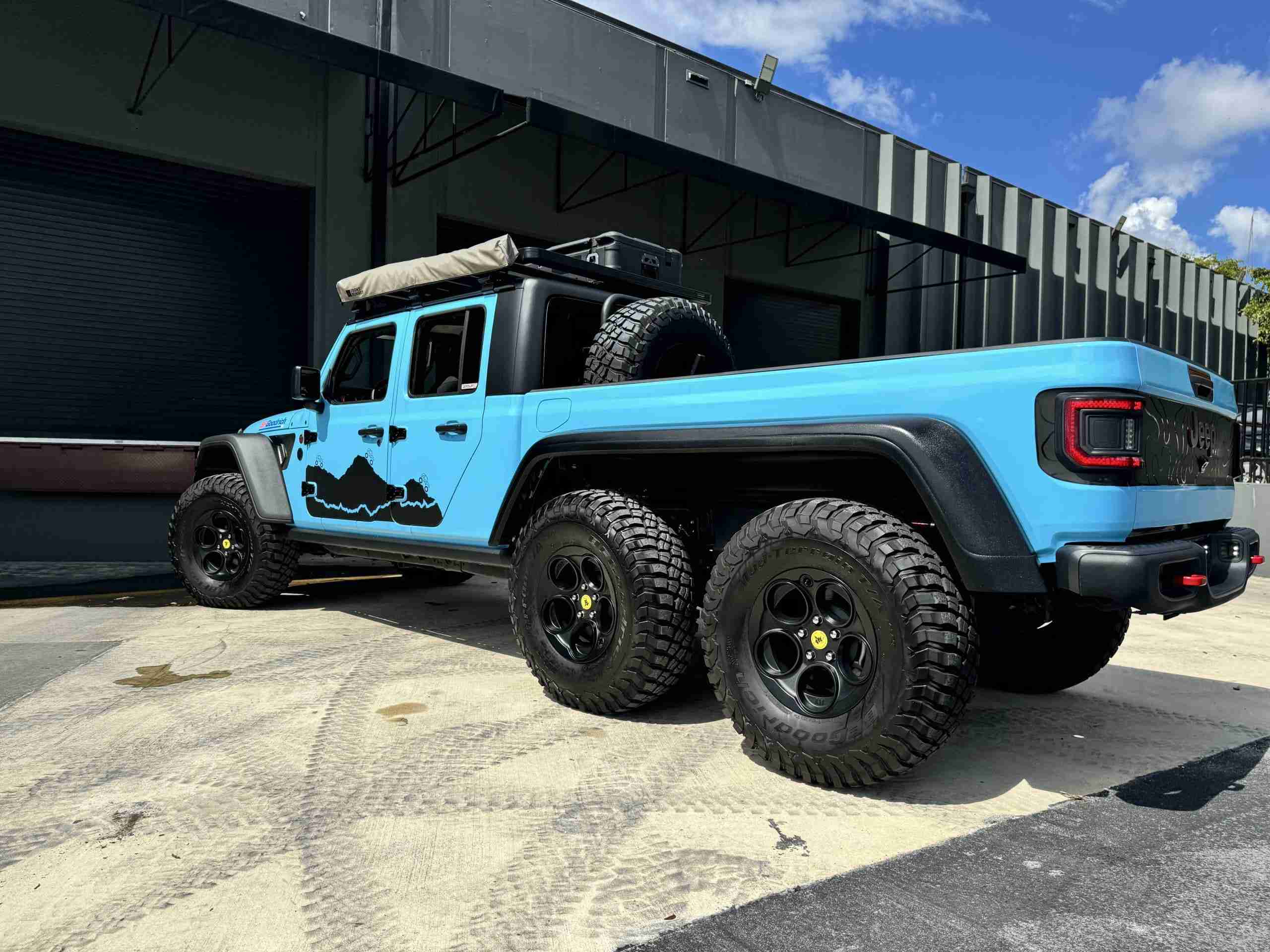 2022 Jeep Gladiator Rubicon 6×6 1 Owner – Custom Built – 800 miles NEW – Fox Suspension – $185k BUILD full