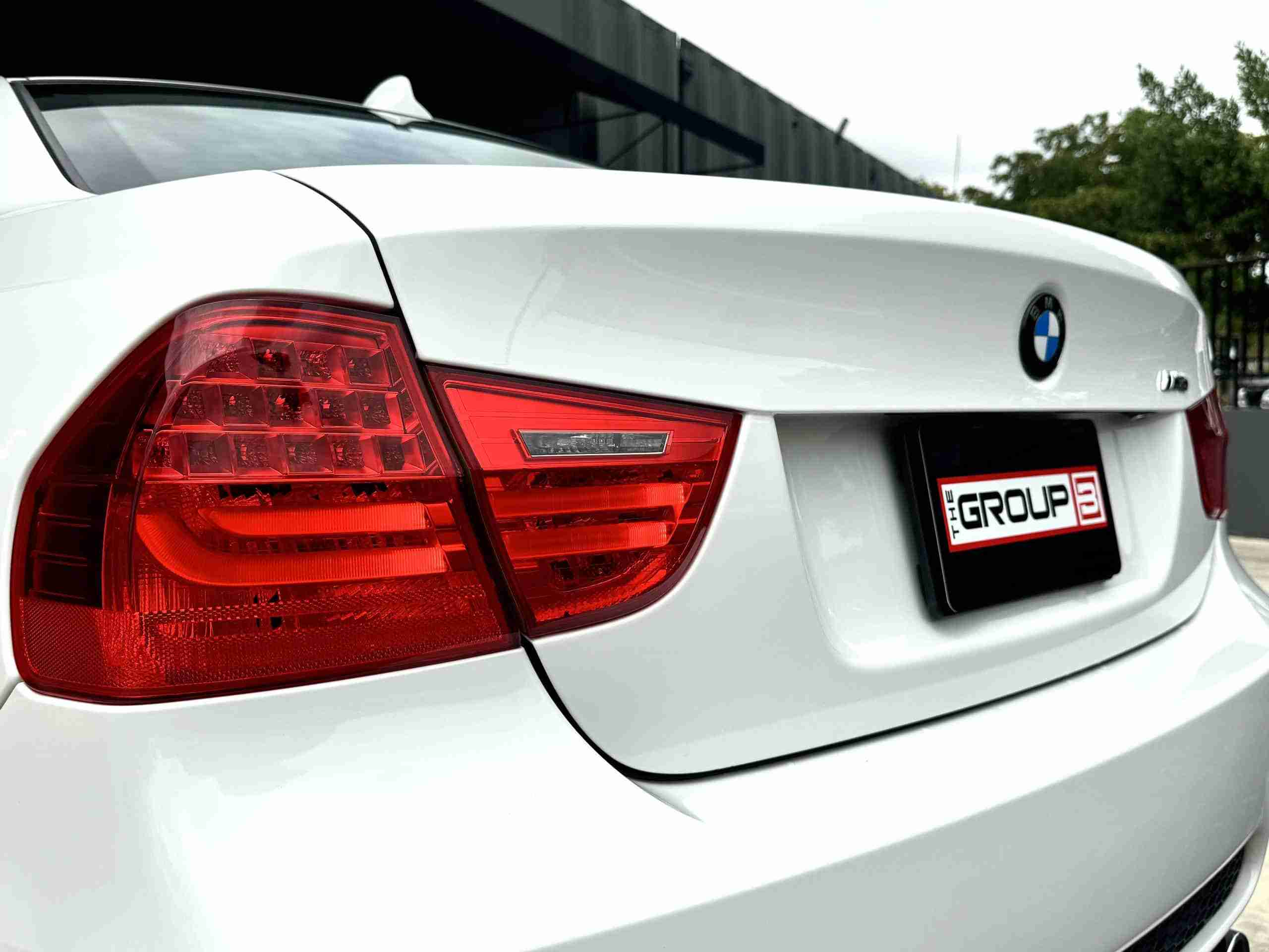 2008 BMW M3 E90 Single Hump Slicktop 74k Miles – 6 Speed Manual – LCI upgrades – Alpine White – Fox Red full