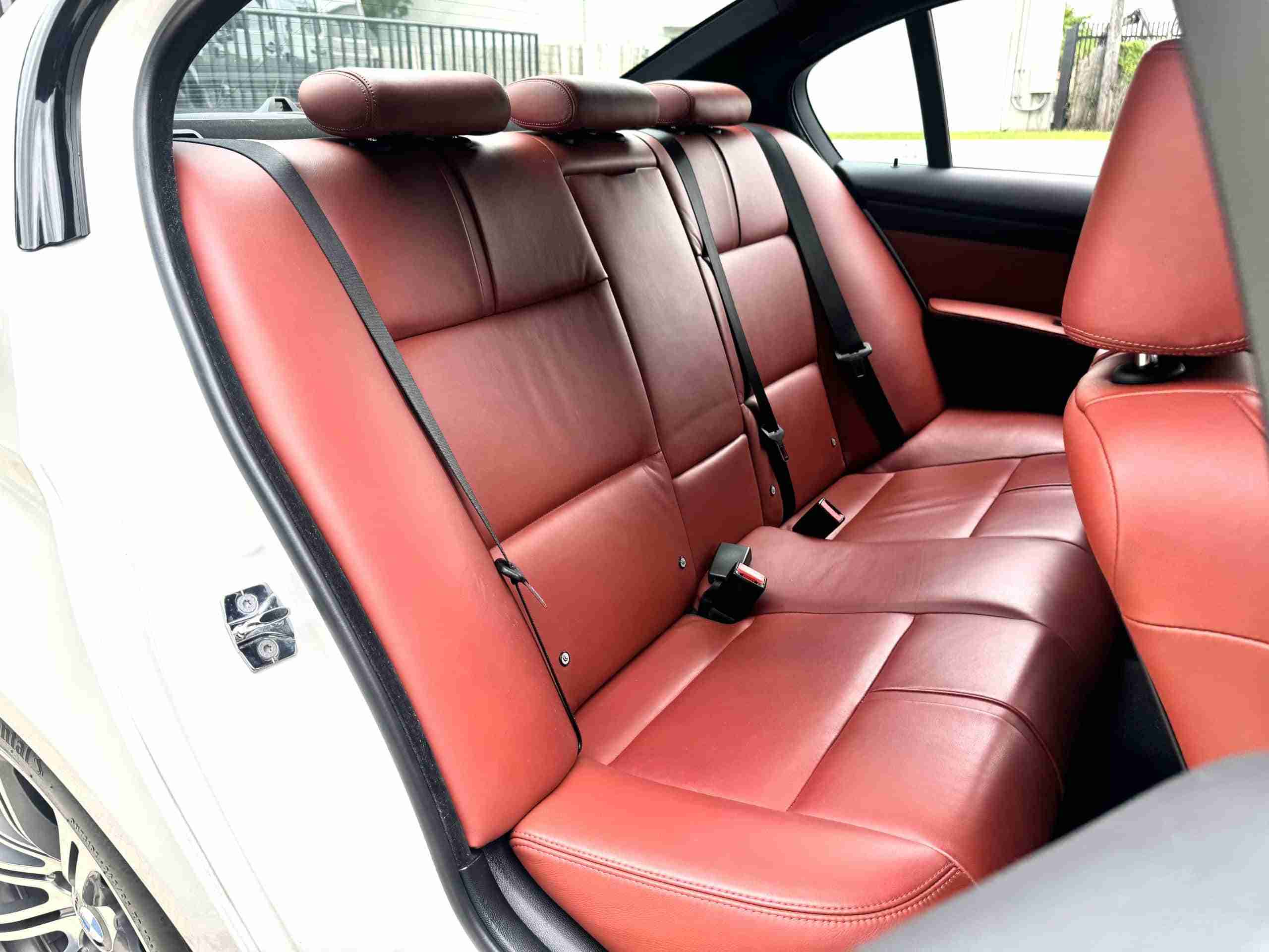 2008 BMW M3 E90 Single Hump Slicktop 74k Miles – 6 Speed Manual – LCI upgrades – Alpine White – Fox Red full