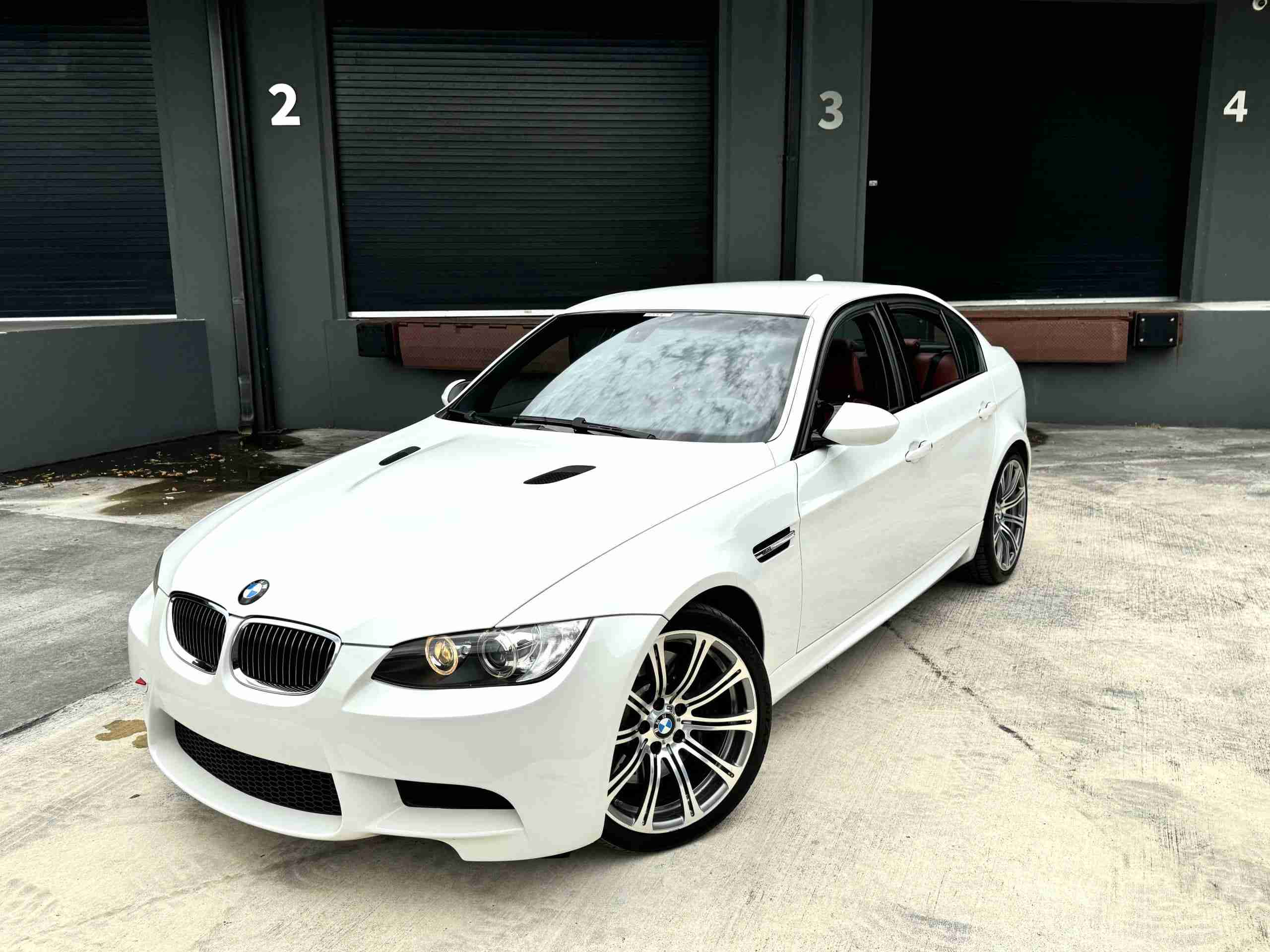 2008 BMW M3 E90 Single Hump Slicktop 74k Miles – 6 Speed Manual – LCI upgrades – Alpine White – Fox Red full