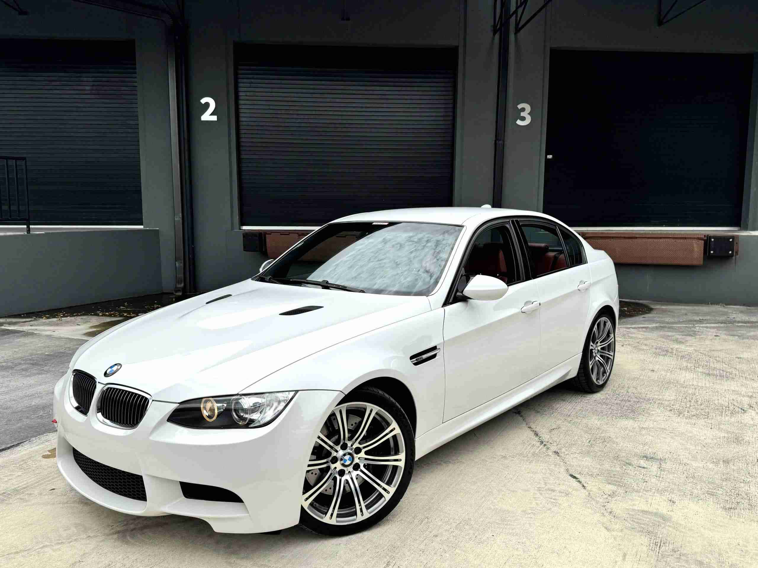 2008 BMW M3 E90 Single Hump Slicktop 74k Miles – 6 Speed Manual – LCI upgrades – Alpine White – Fox Red full