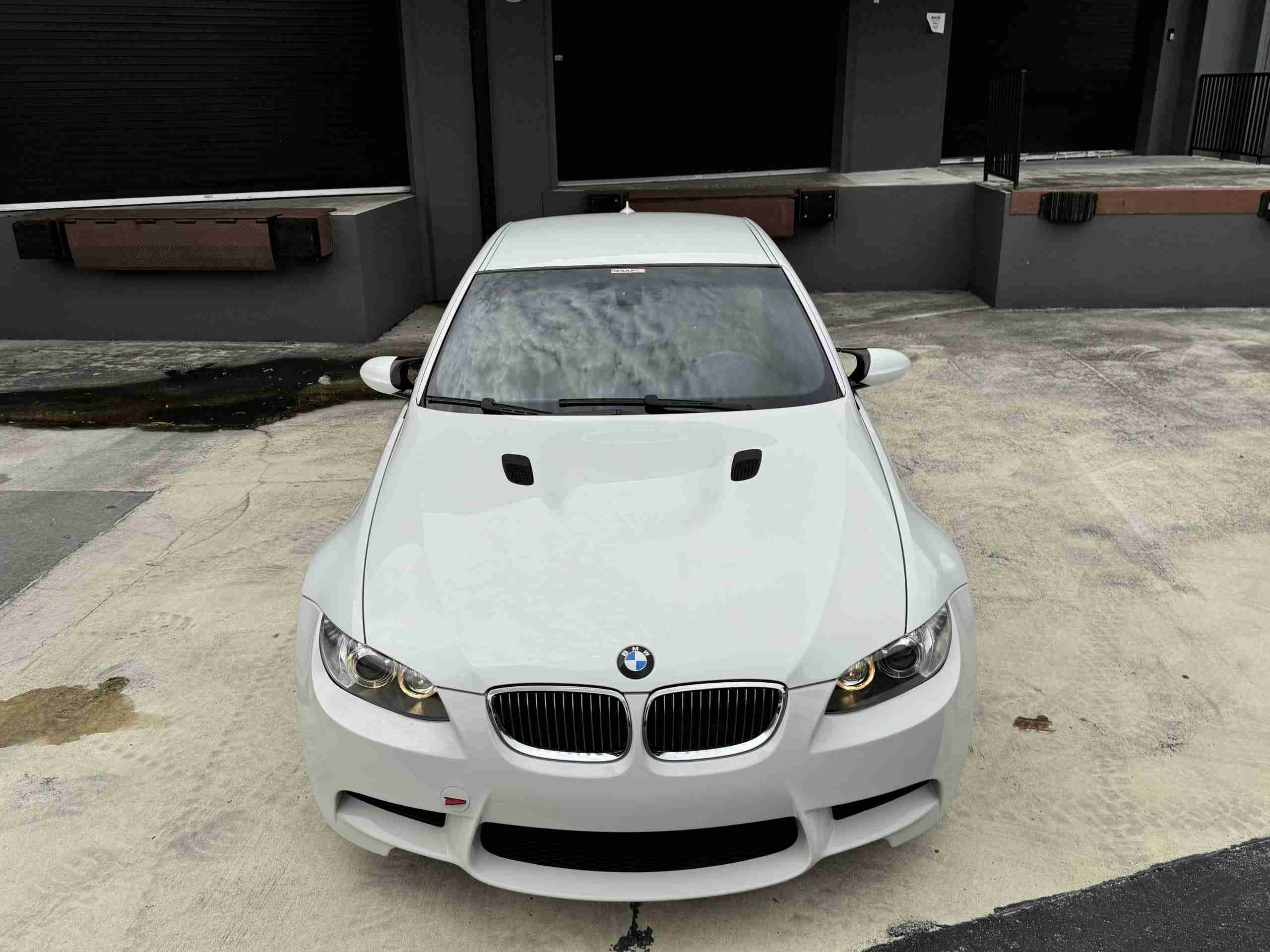 2008 BMW M3 E90 Single Hump Slicktop 74k Miles – 6 Speed Manual – LCI upgrades – Alpine White – Fox Red full