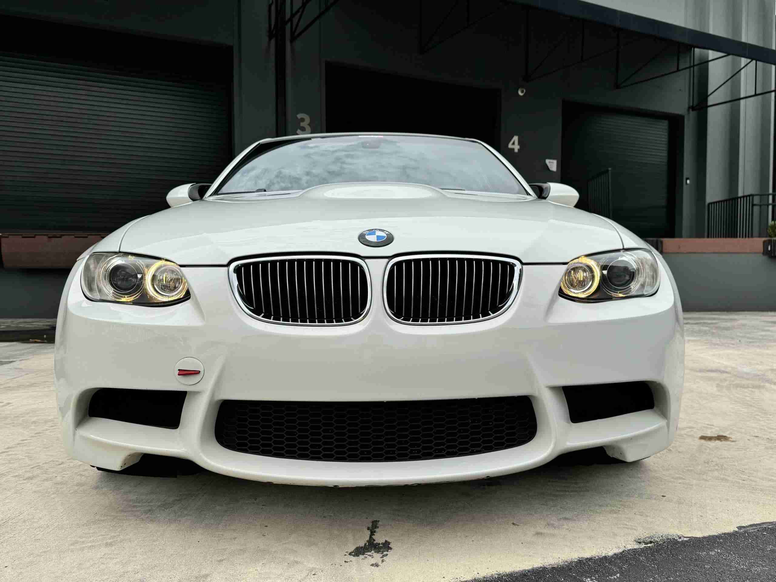 2008 BMW M3 E90 Single Hump Slicktop 74k Miles – 6 Speed Manual – LCI upgrades – Alpine White – Fox Red full