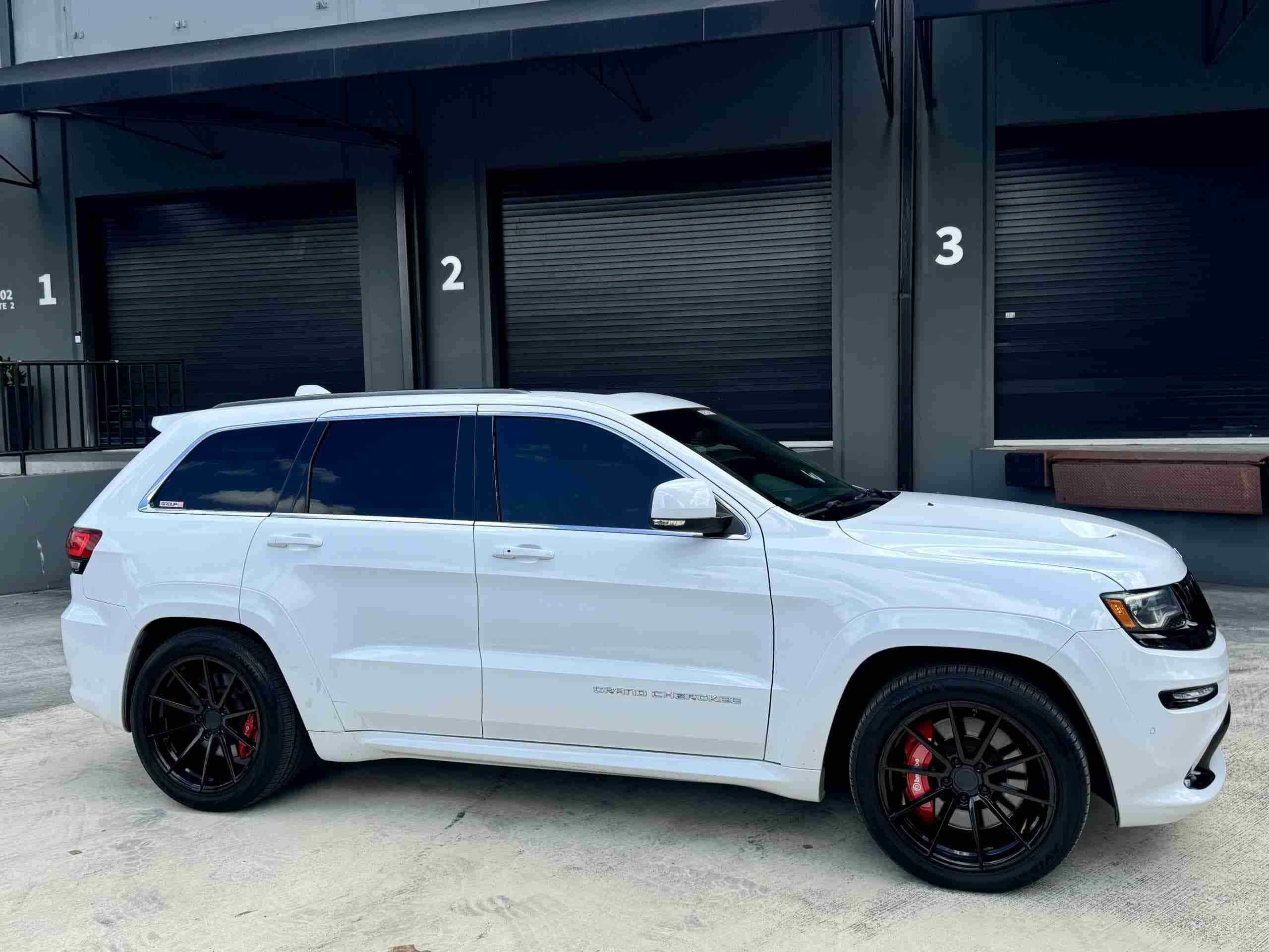 2015 Jeep Grand Cherokee SRT 4WD 2 Owner Florida Car – Only 54k miles – 27L Pkg – Well Sorted – Nice Condition full