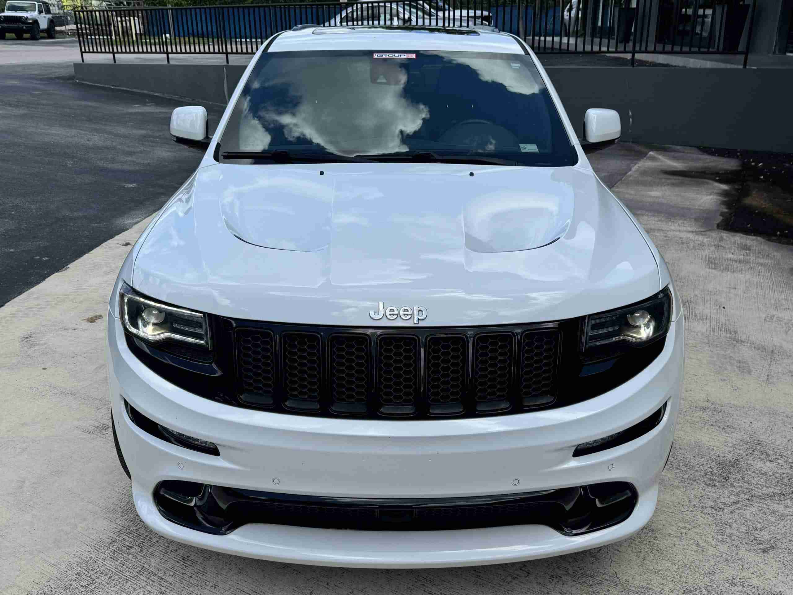 2015 Jeep Grand Cherokee SRT 4WD 2 Owner Florida Car – Only 54k miles – 27L Pkg – Well Sorted – Nice Condition full
