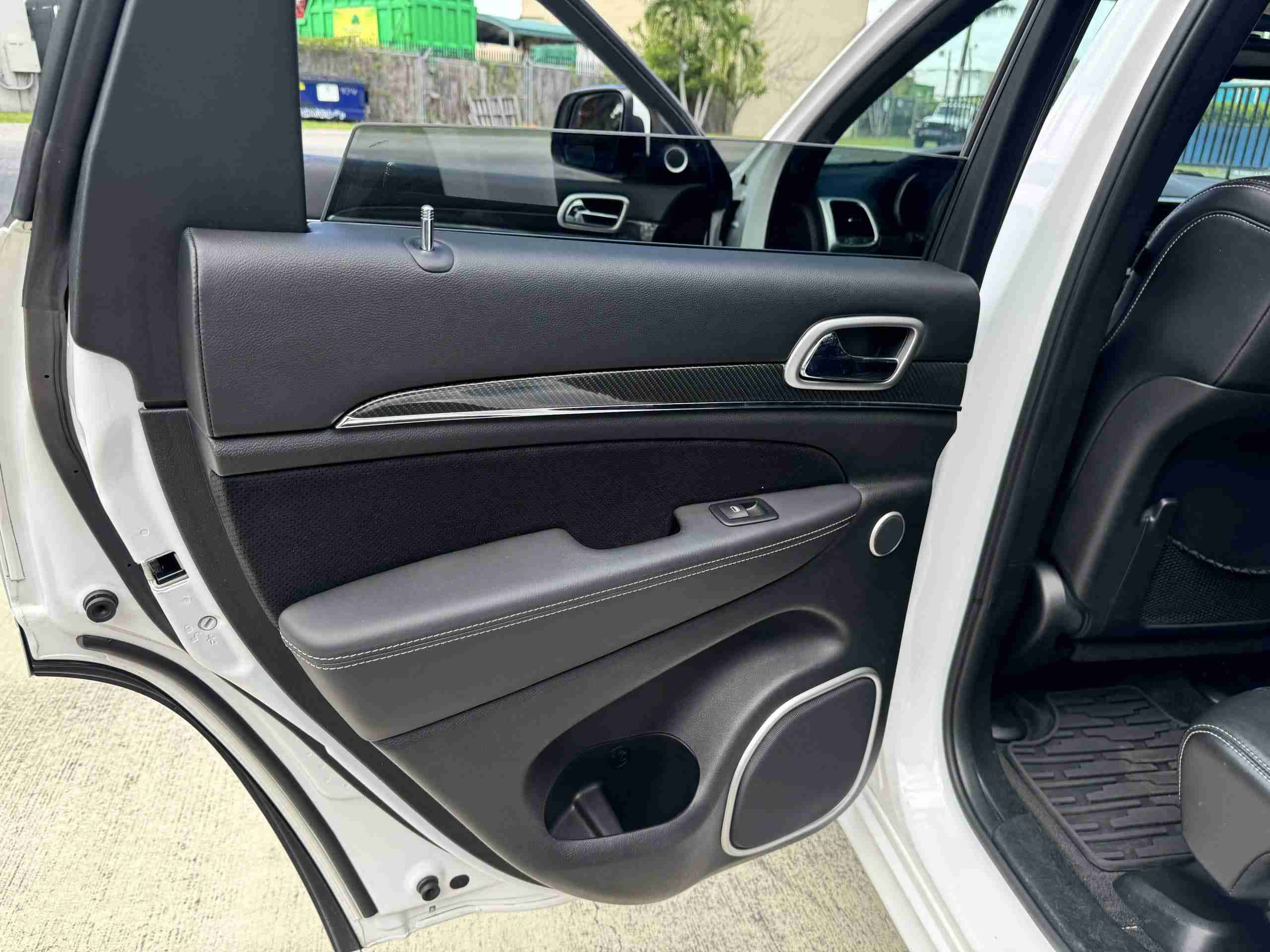2015 Jeep Grand Cherokee SRT 4WD 2 Owner Florida Car – Only 54k miles – 27L Pkg – Well Sorted – Nice Condition full
