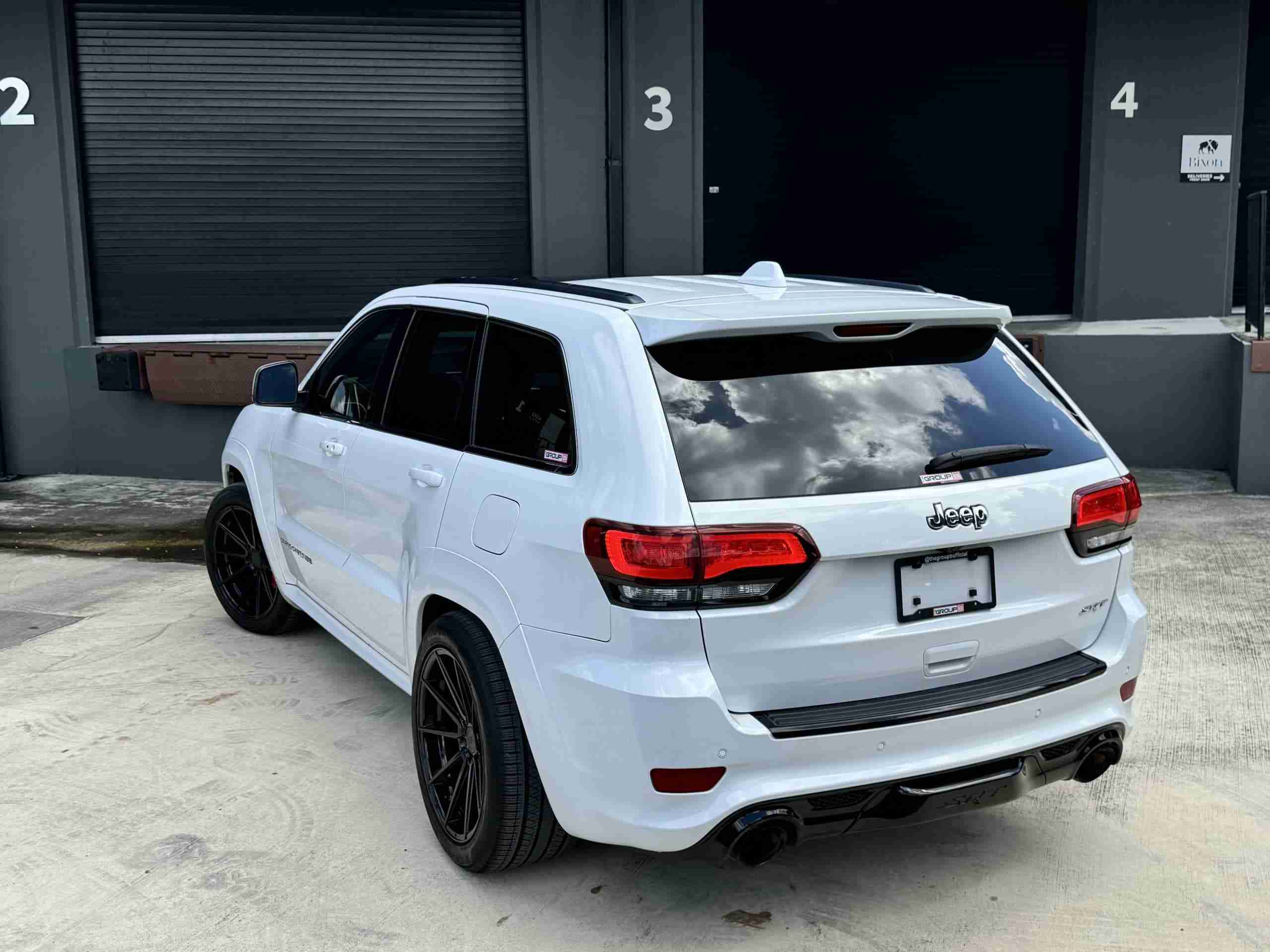 2015 Jeep Grand Cherokee SRT 4WD 2 Owner Florida Car – Only 54k miles – 27L Pkg – Well Sorted – Nice Condition full