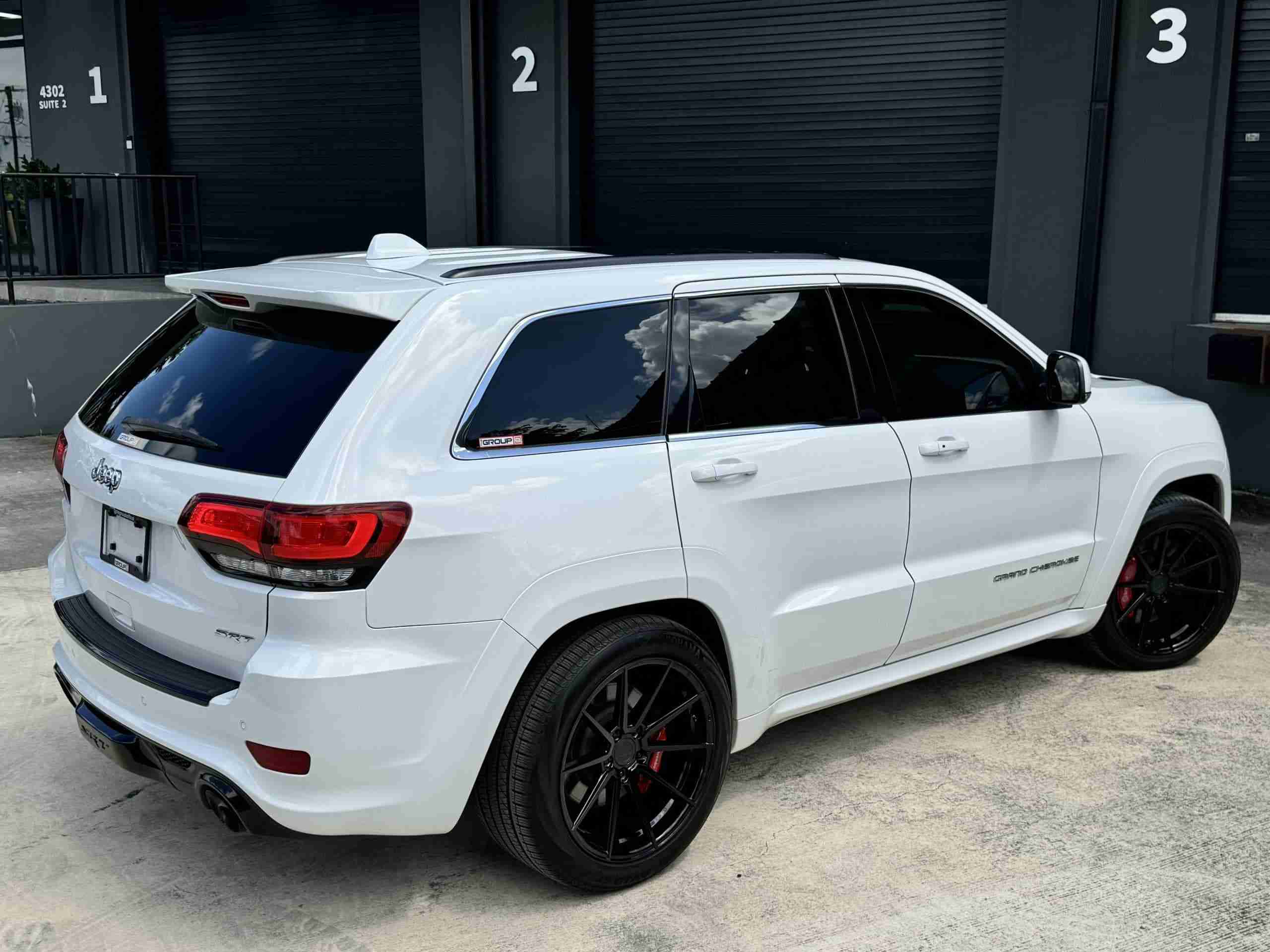 2015 Jeep Grand Cherokee SRT 4WD 2 Owner Florida Car – Only 54k miles – 27L Pkg – Well Sorted – Nice Condition full