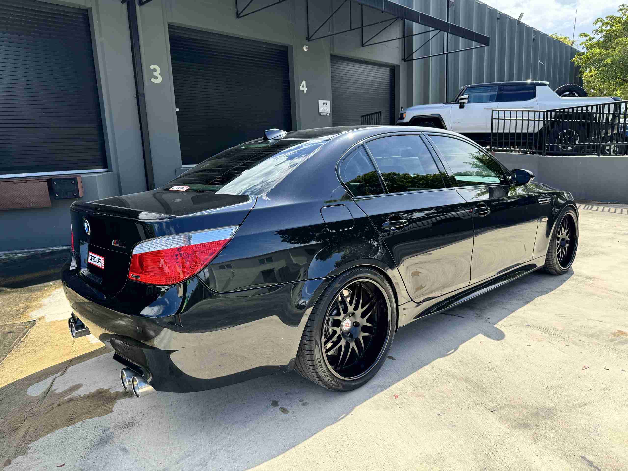 2007 BMW M5 – 550HP – SMG – 79k Miles full
