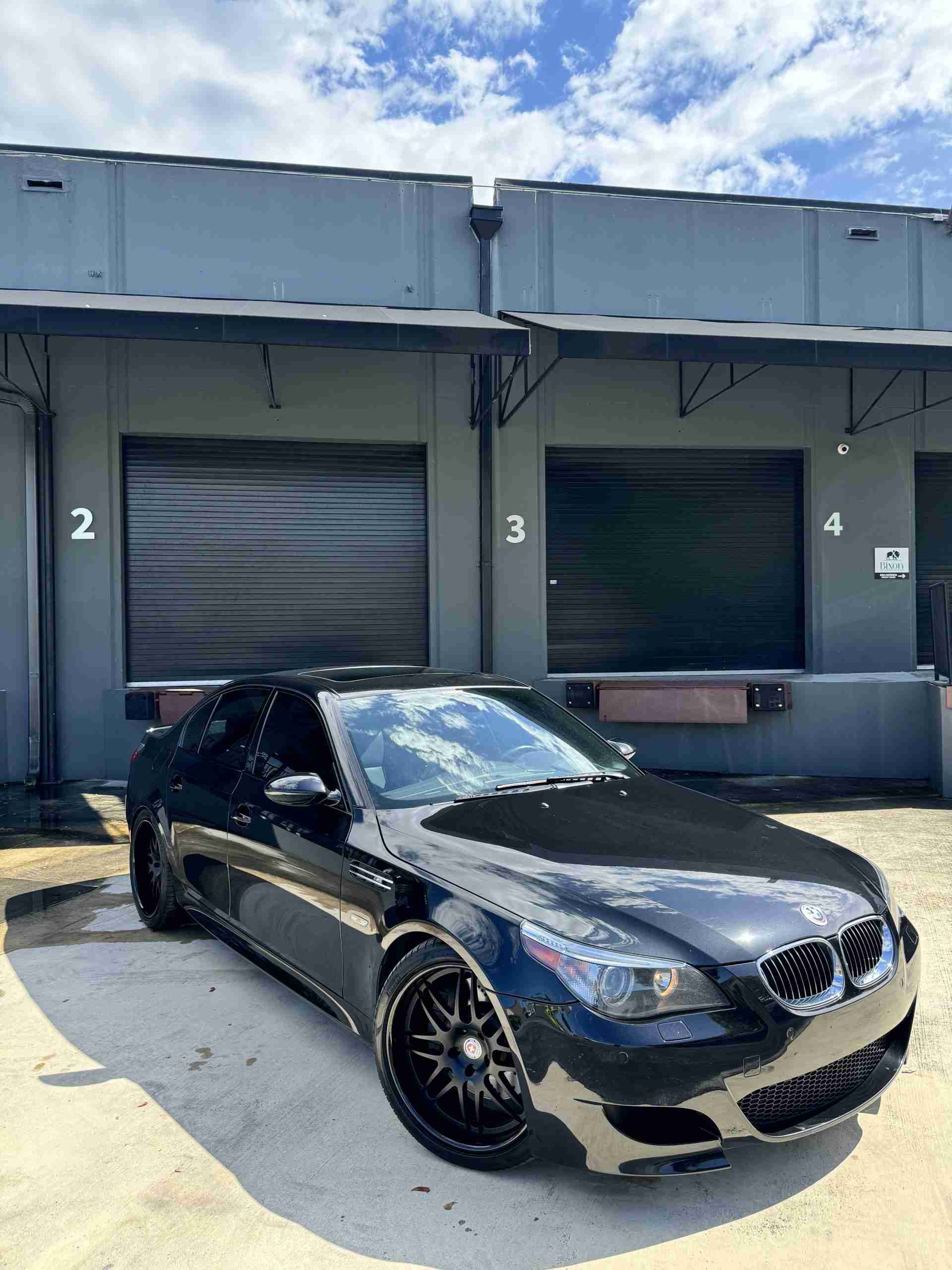 2007 BMW M5 – 550HP – SMG – 79k Miles full