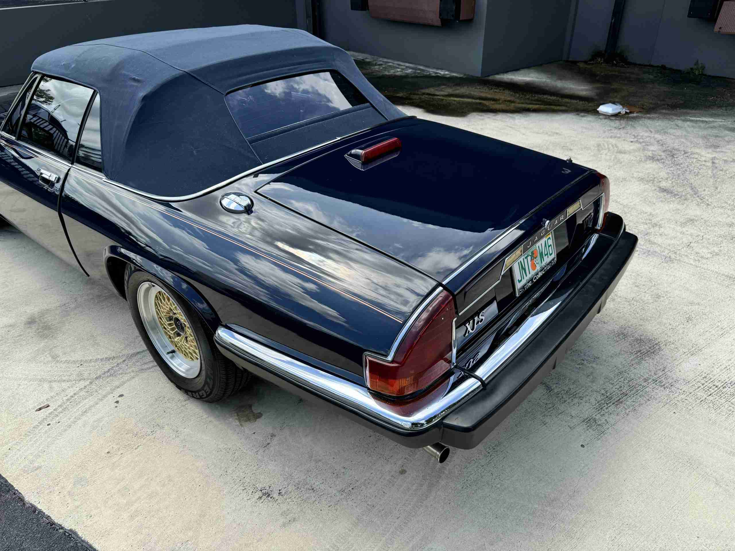 1988 Jaguar XJS V12 Convertible Same Owner Since 1992 – 35k Original miles – 15 inch BBS mesh wheels – Blue Top full