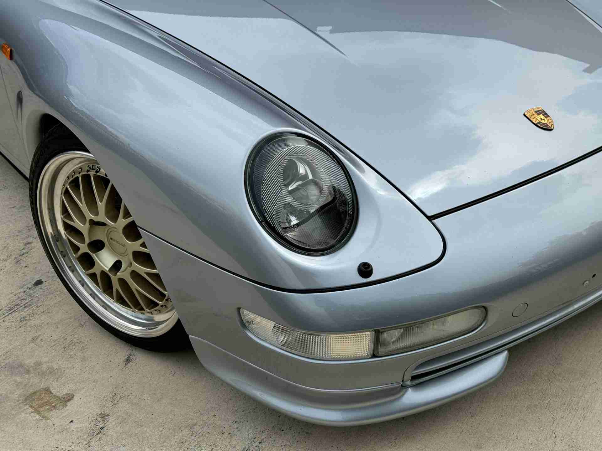 1996 Porsche 911 Carrera 993 Euro ROW – RS Modifications – Polar Silver – 65k miles – Sunroof Delete –  6 Spd full
