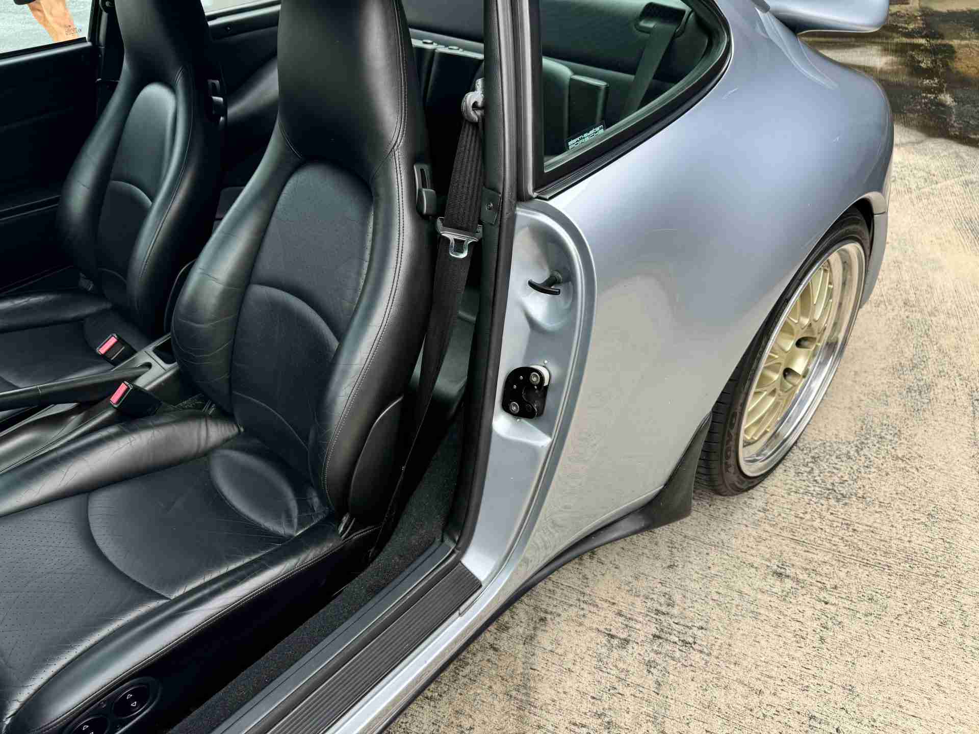 1996 Porsche 911 Carrera 993 Euro ROW – RS Modifications – Polar Silver – 65k miles – Sunroof Delete –  6 Spd full
