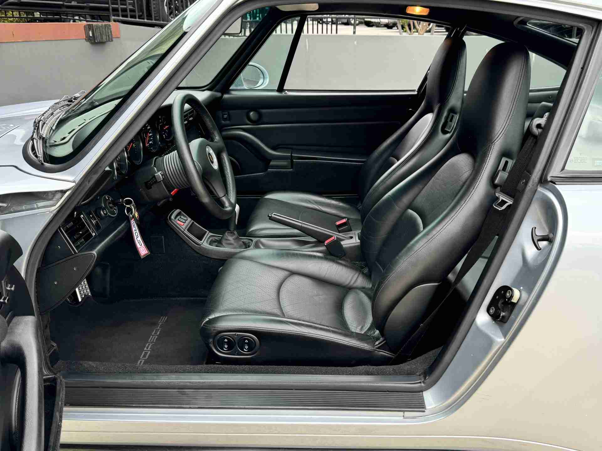 1996 Porsche 911 Carrera 993 Euro ROW – RS Modifications – Polar Silver – 65k miles – Sunroof Delete –  6 Spd full