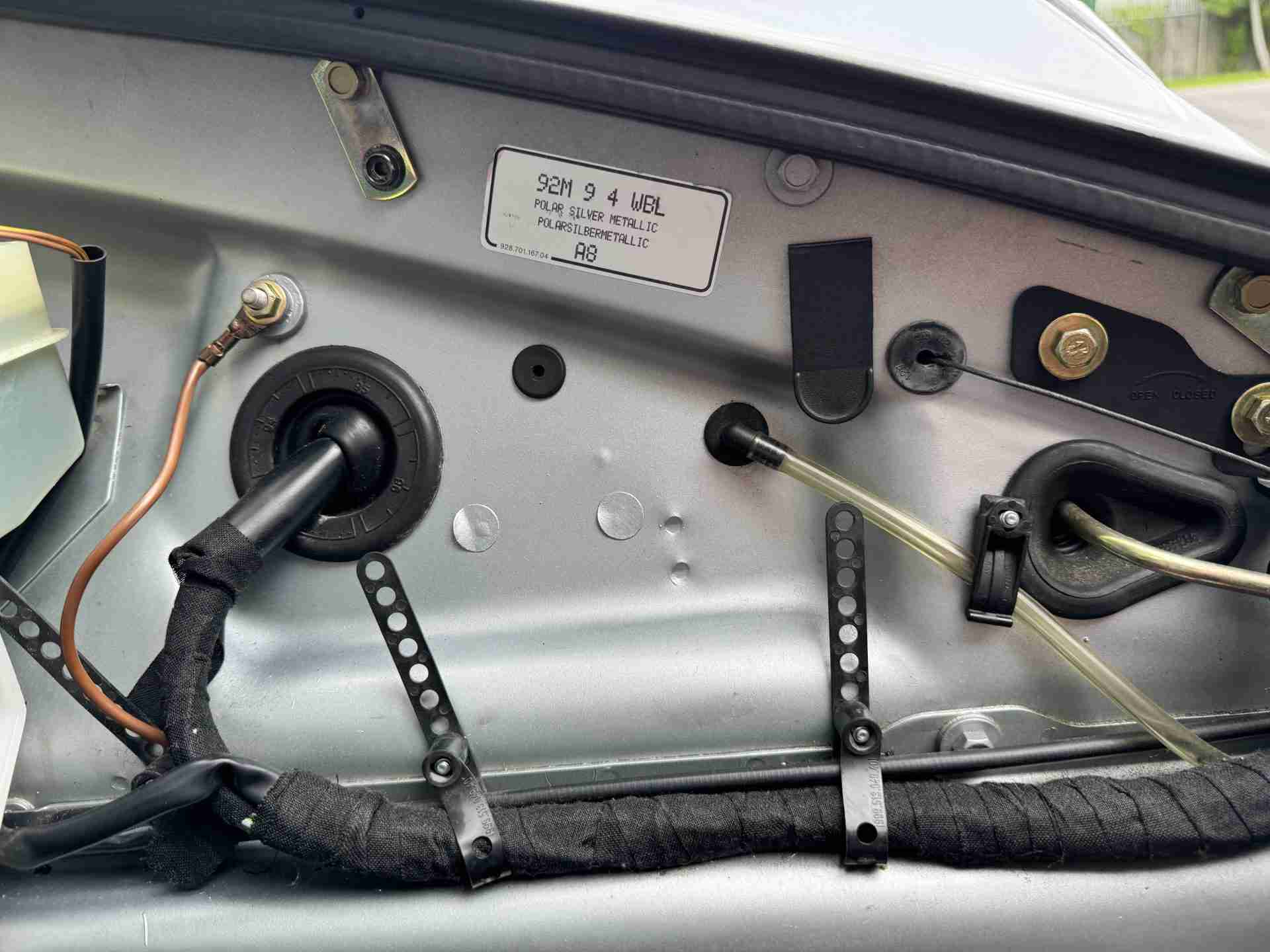 1996 Porsche 911 Carrera 993 Euro ROW – RS Modifications – Polar Silver – 65k miles – Sunroof Delete –  6 Spd full