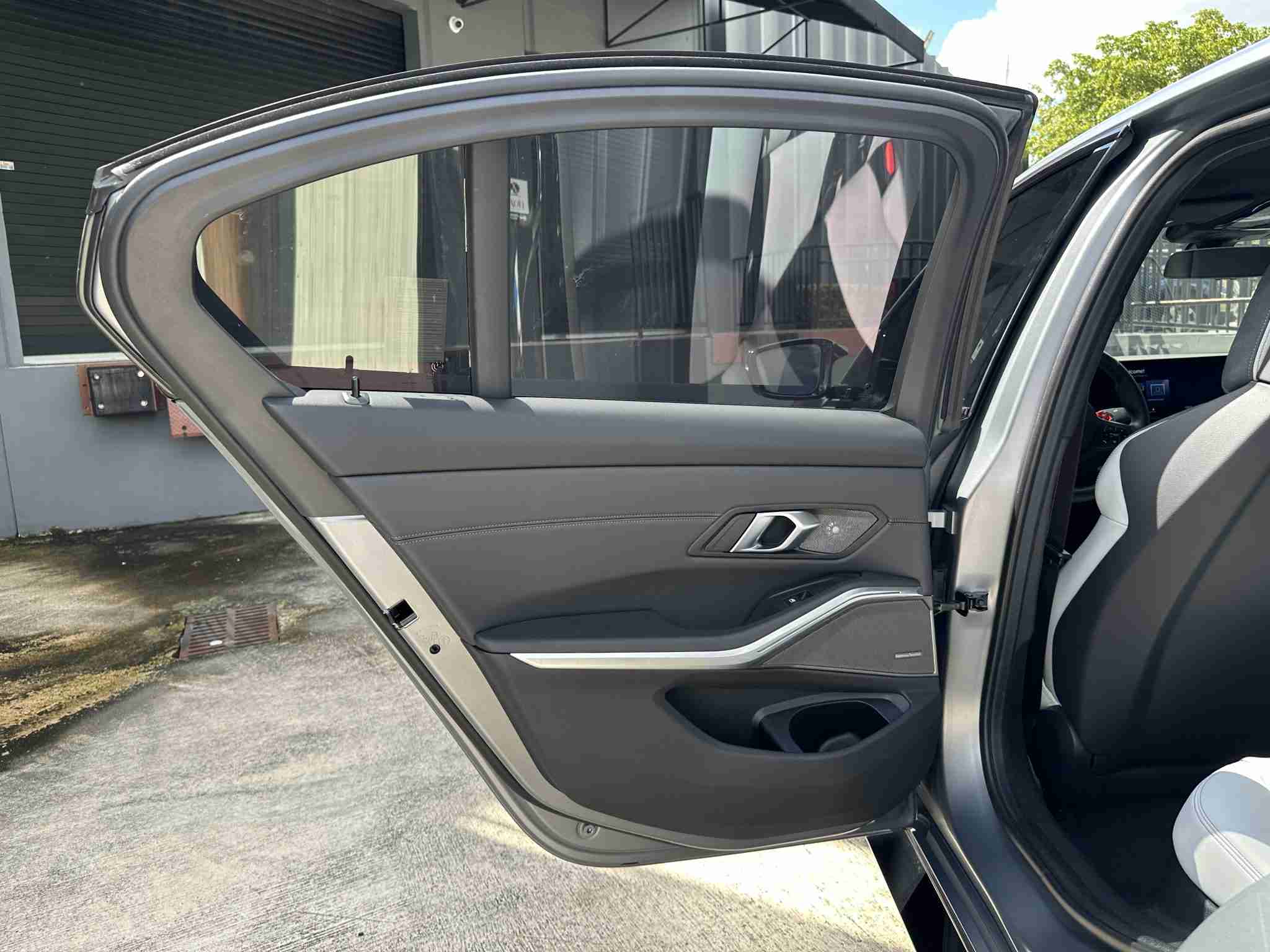 2024 BMW M3 Competition Frozen Pure Grey Metallic full