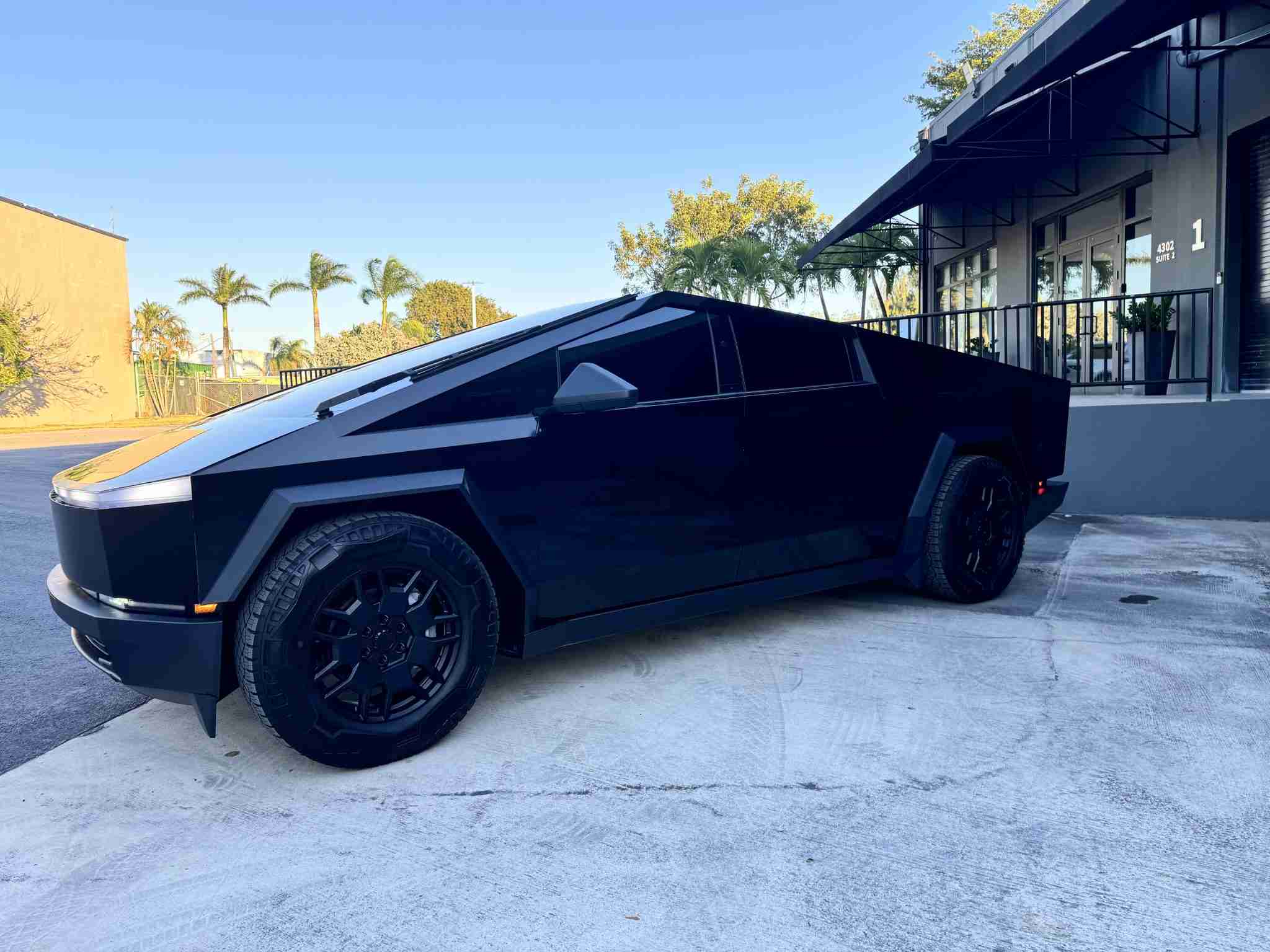 2024 Tesla Cybertruck Cyberbeast Foundation – Gloss Black Full Wrap 6k Miles full