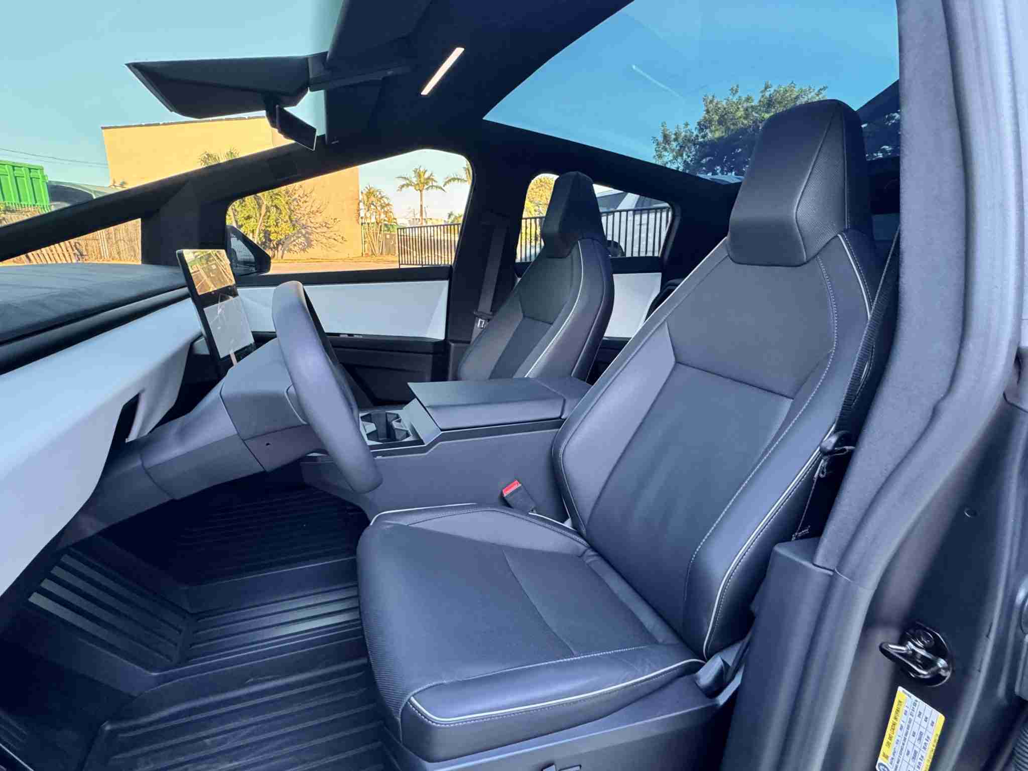 2024 Tesla Cybertruck Cyberbeast Foundation – Gloss Black Full Wrap 6k Miles full