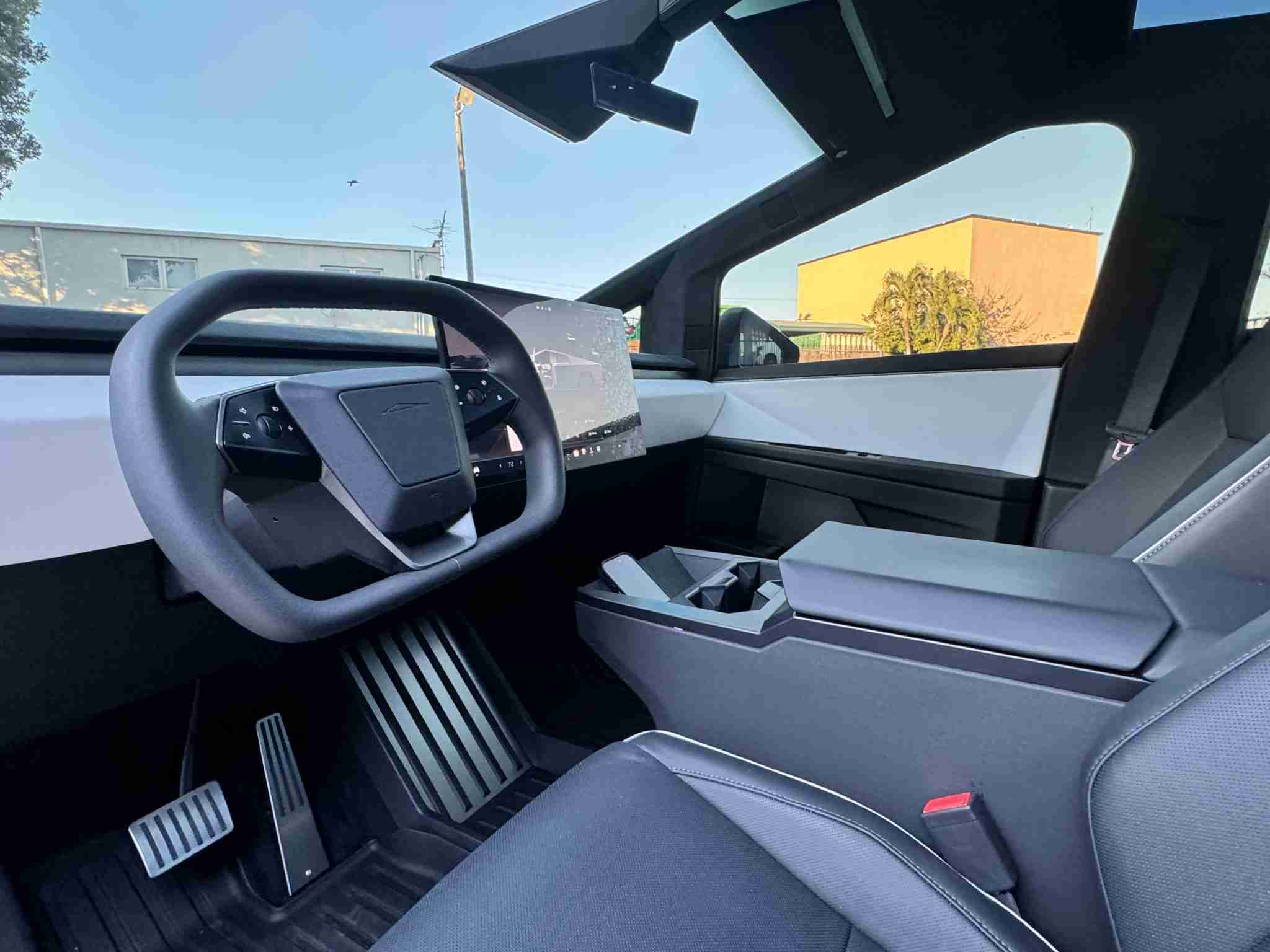 2024 Tesla Cybertruck Cyberbeast Foundation – Gloss Black Full Wrap 6k Miles full